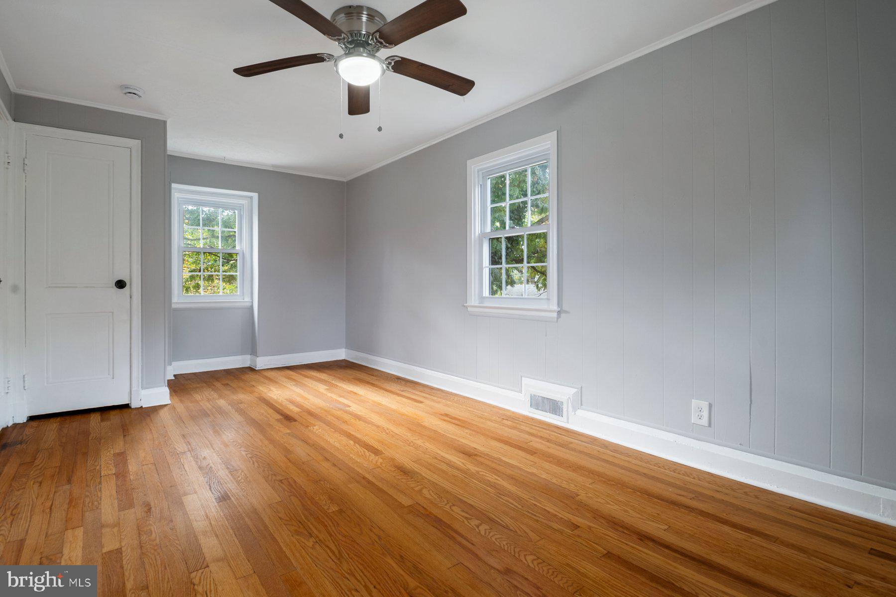 COLONIAL VILLAGE - Residential