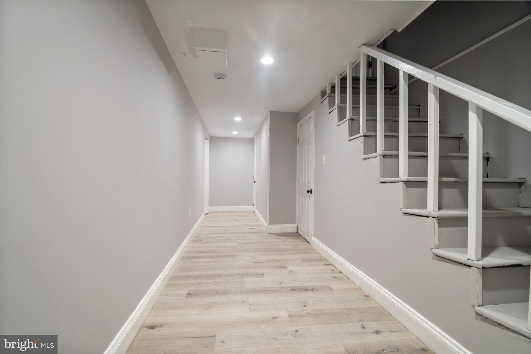 COLONIAL VILLAGE - Residential