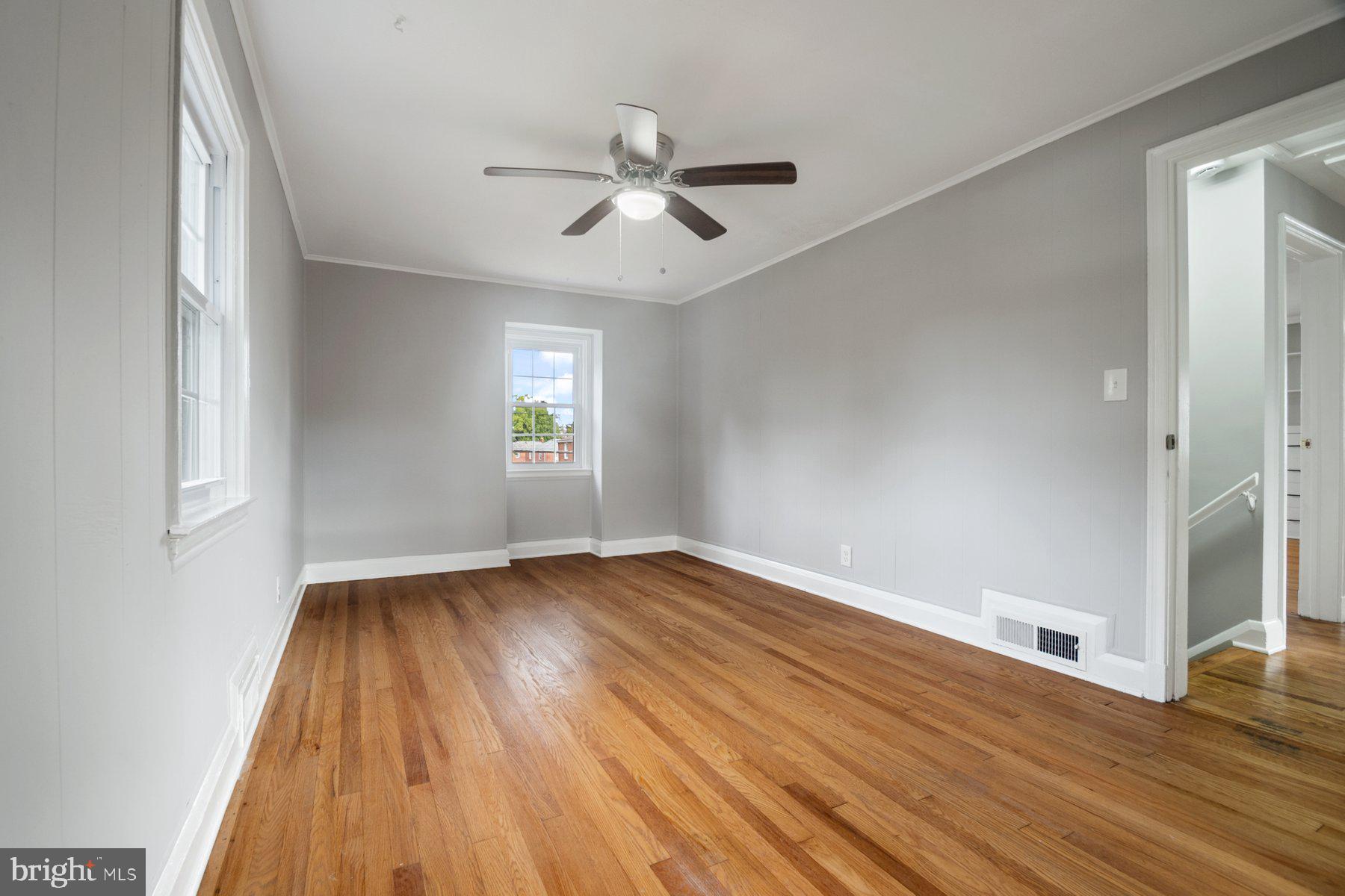 COLONIAL VILLAGE - Residential