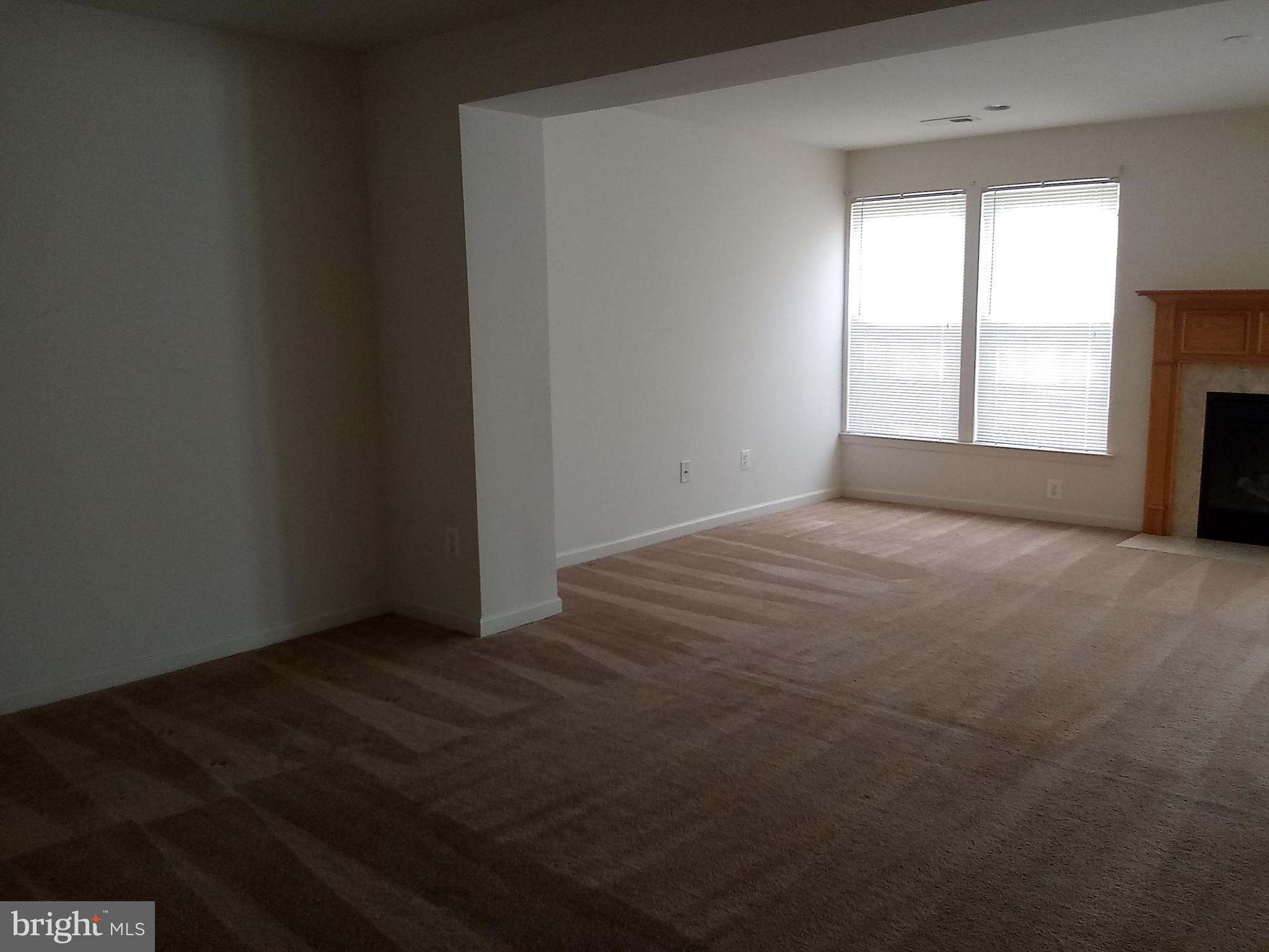 LAKELAND PLACE - Residential Lease