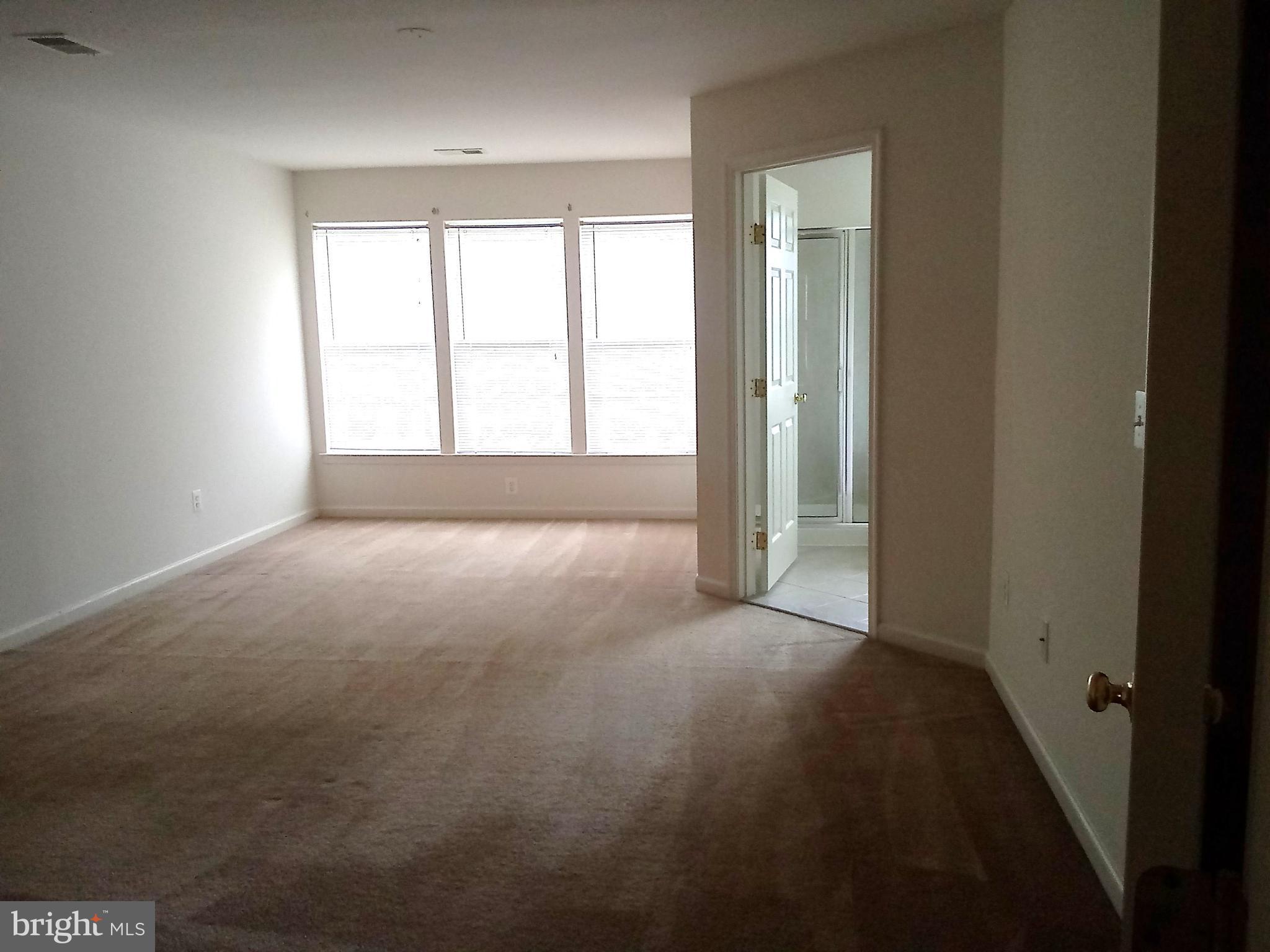 LAKELAND PLACE - Residential Lease