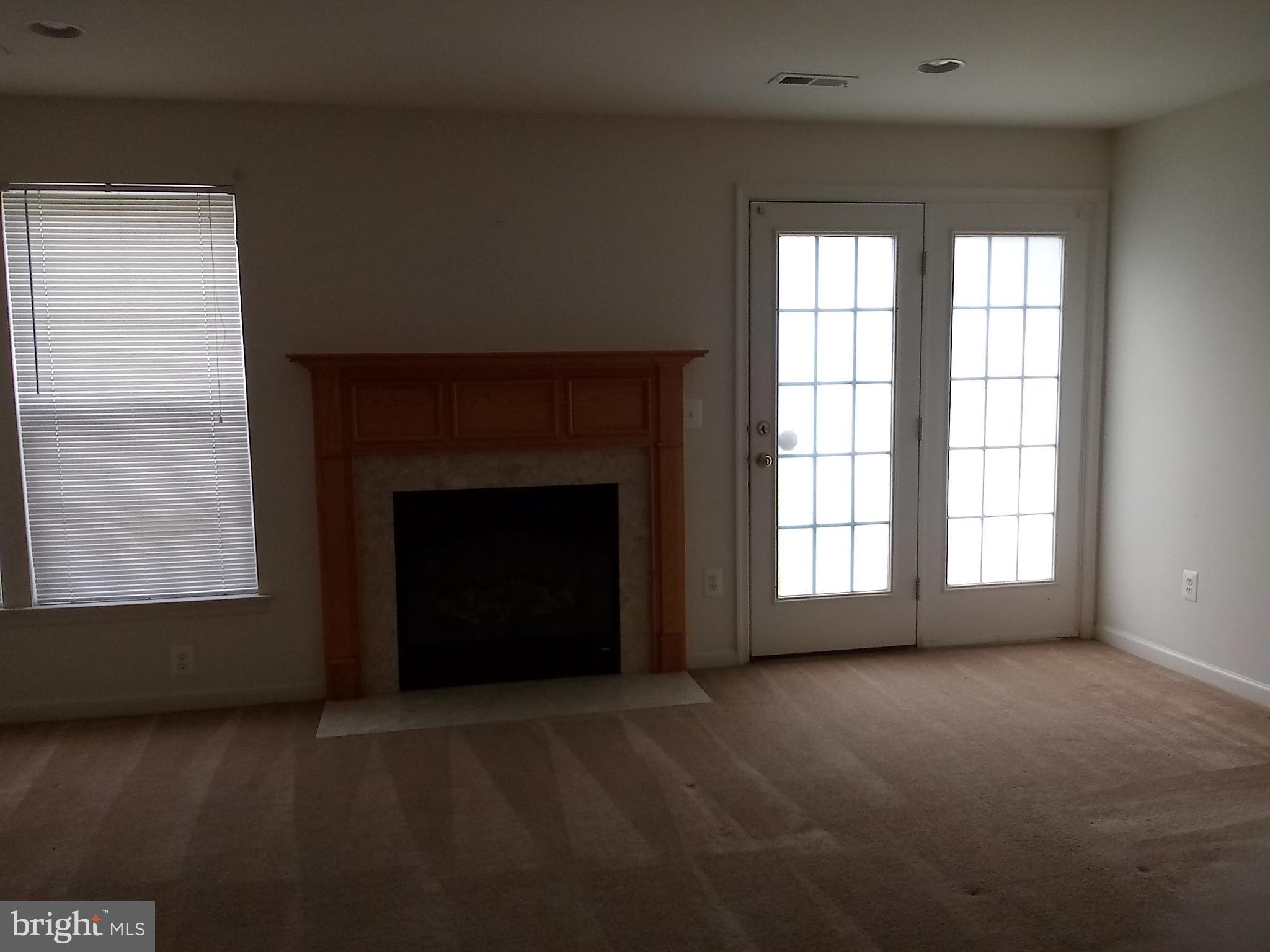 LAKELAND PLACE - Residential Lease