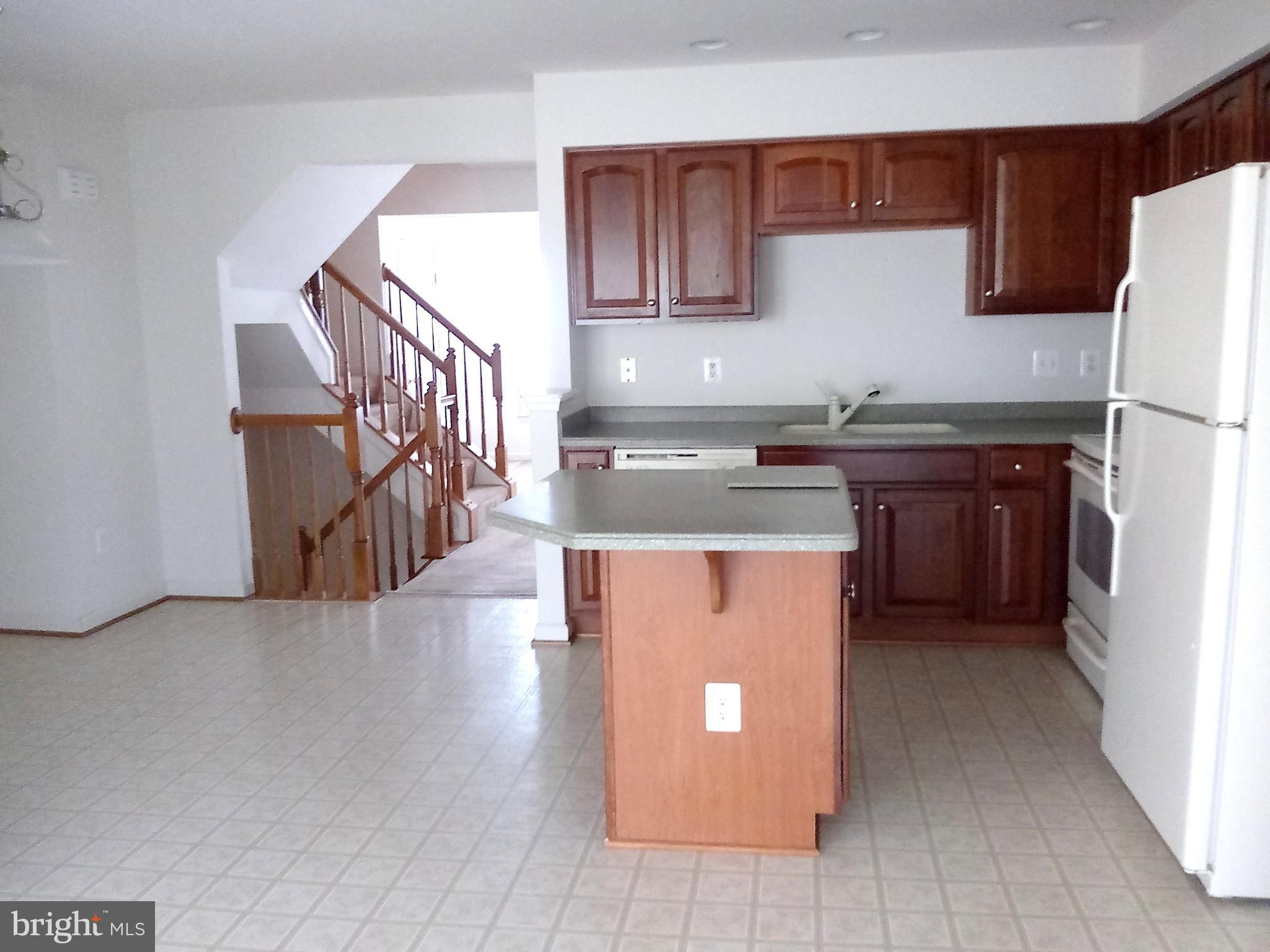 LAKELAND PLACE - Residential Lease