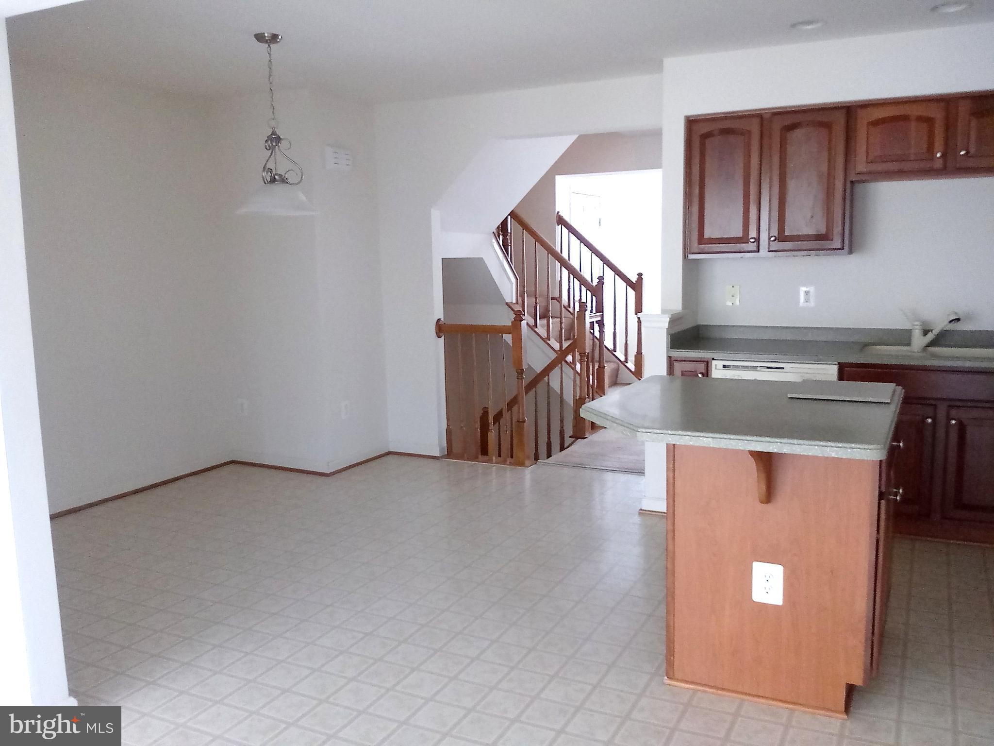 LAKELAND PLACE - Residential Lease