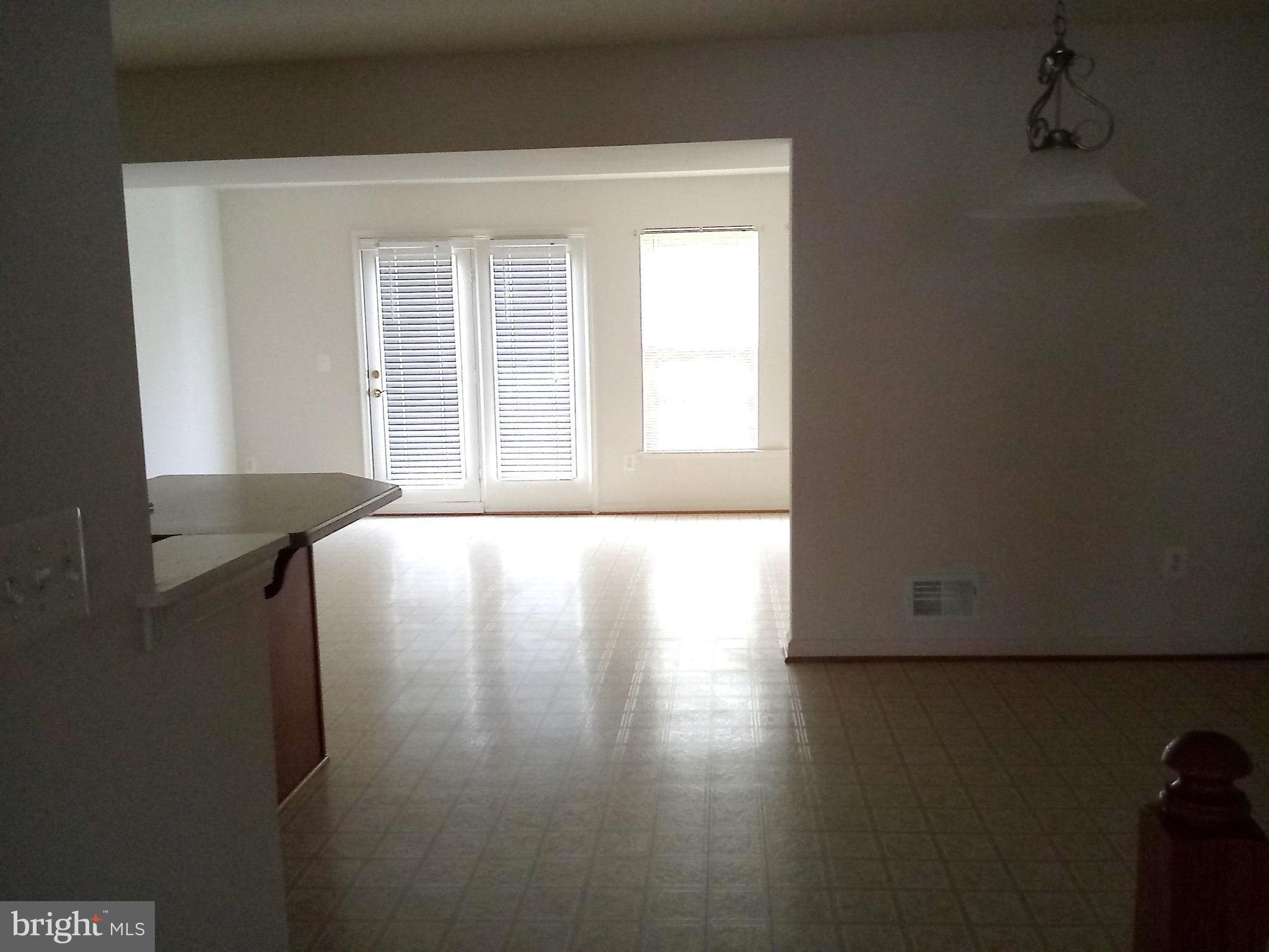 LAKELAND PLACE - Residential Lease