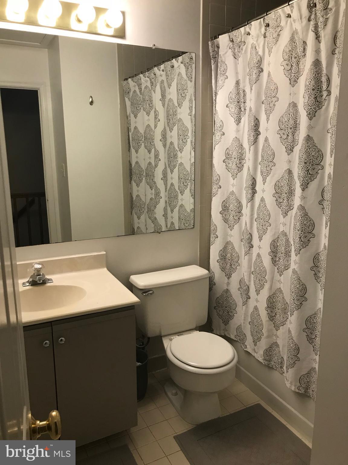 GROSVENOR PARK TOWNHOME CONDOMINIUMS - Residential Lease