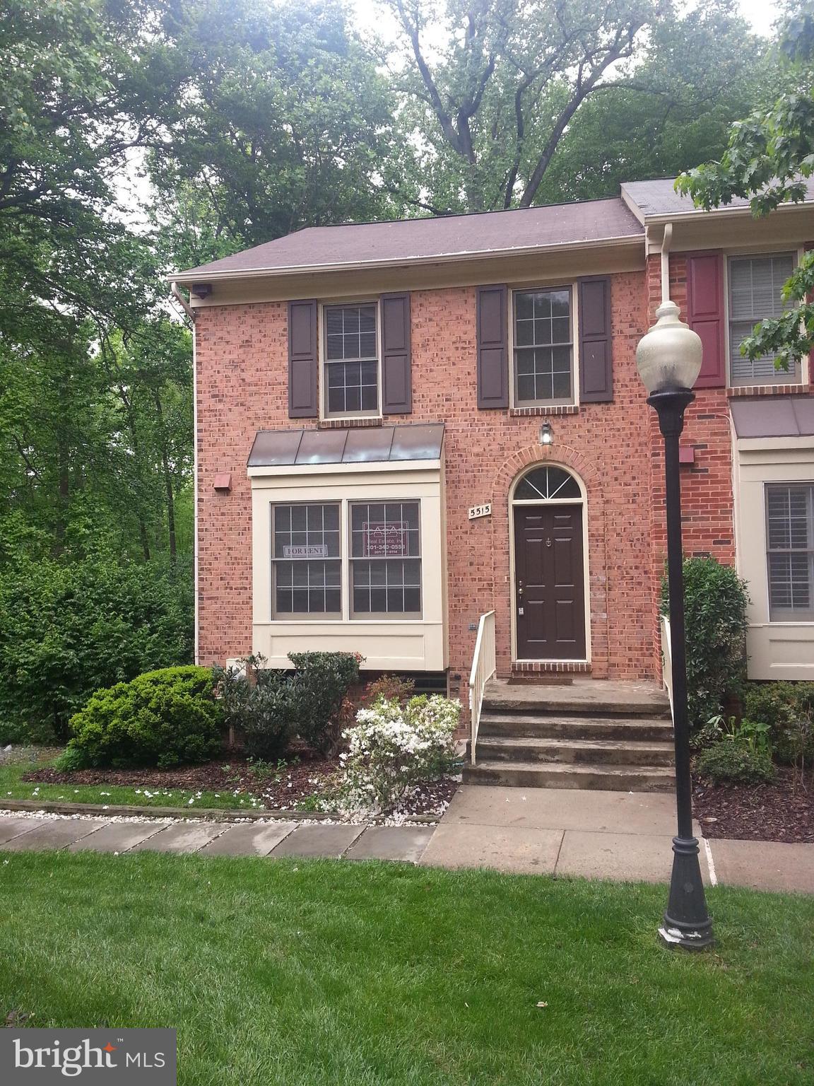 GROSVENOR PARK TOWNHOME CONDOMINIUMS - Residential Lease