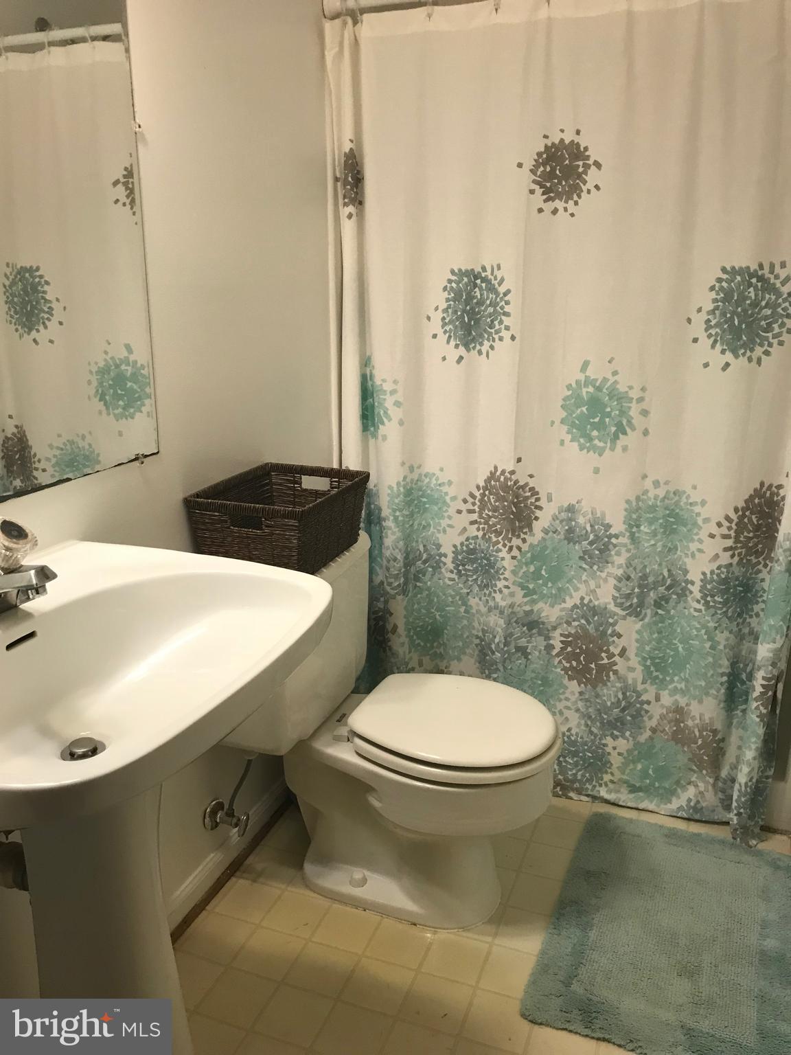 GROSVENOR PARK TOWNHOME CONDOMINIUMS - Residential Lease