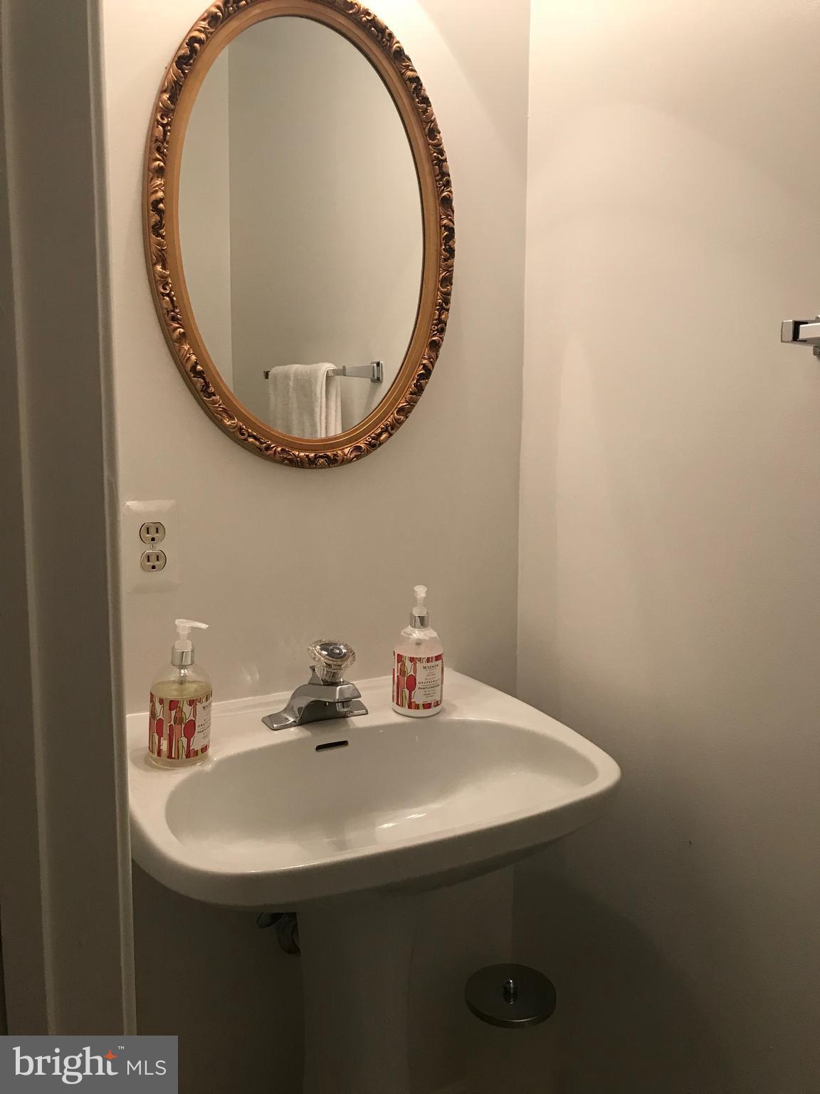 GROSVENOR PARK TOWNHOME CONDOMINIUMS - Residential Lease