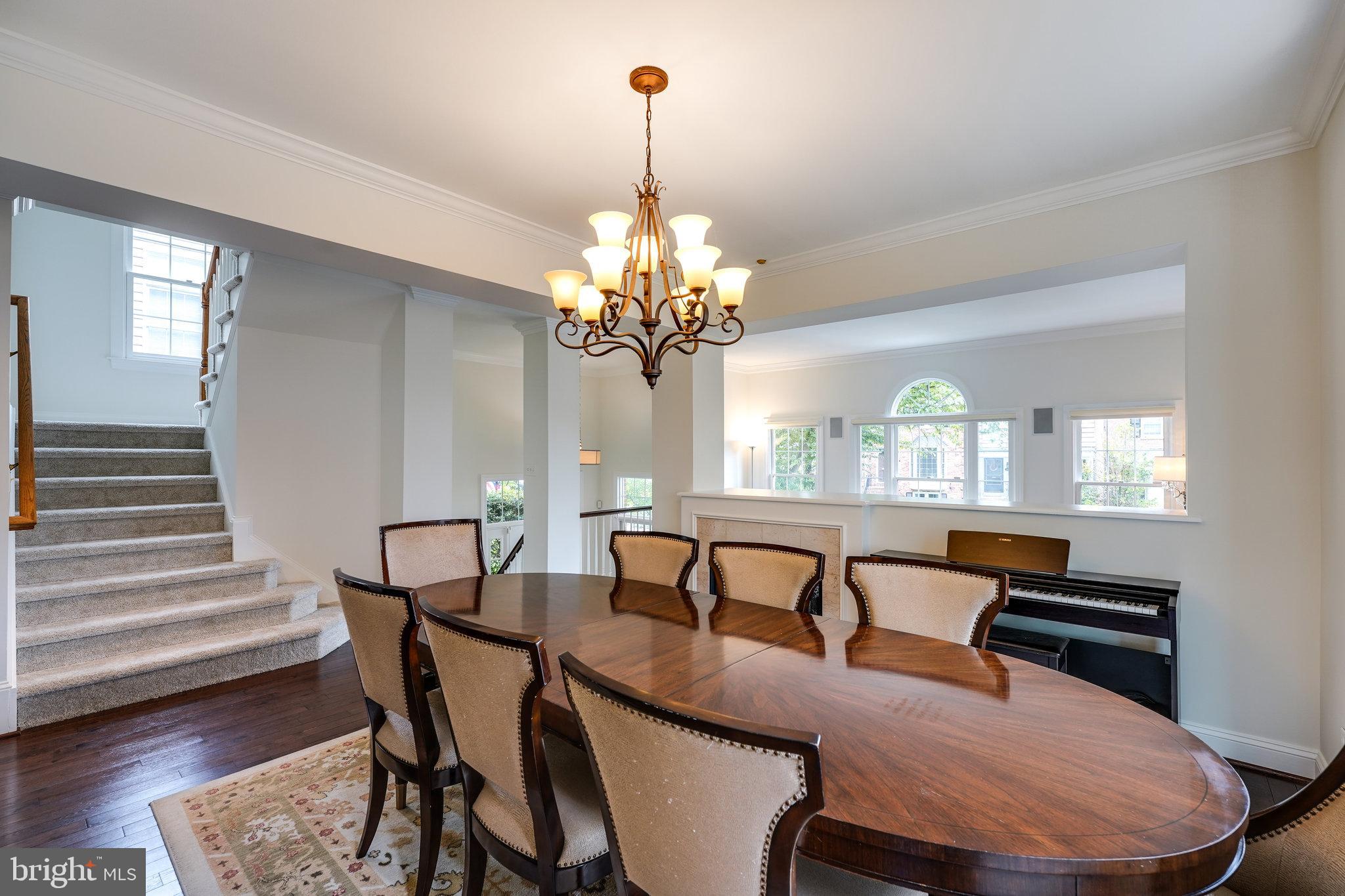 KINGS MANOR - Residential