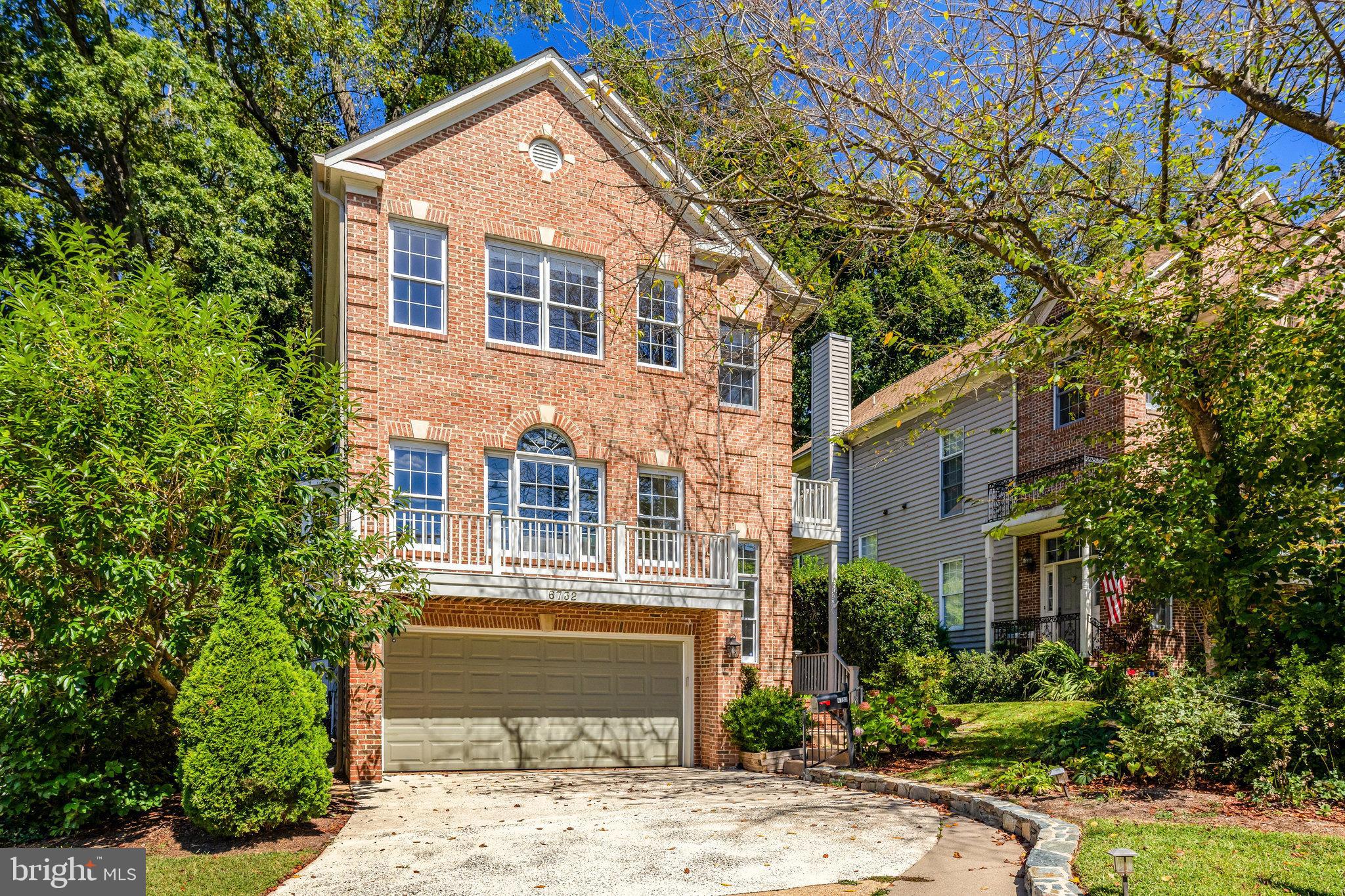 KINGS MANOR - Residential