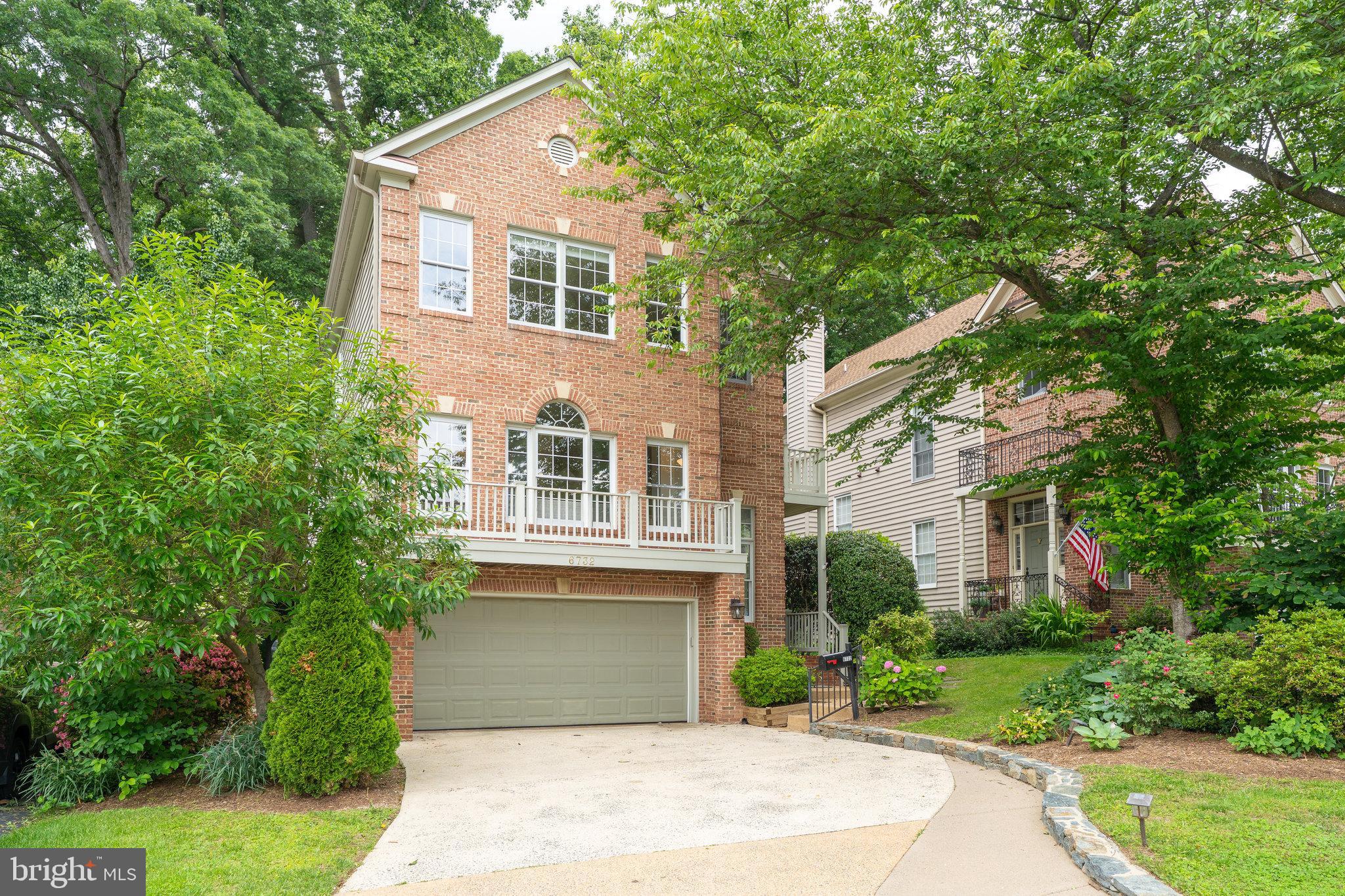 KINGS MANOR - Residential