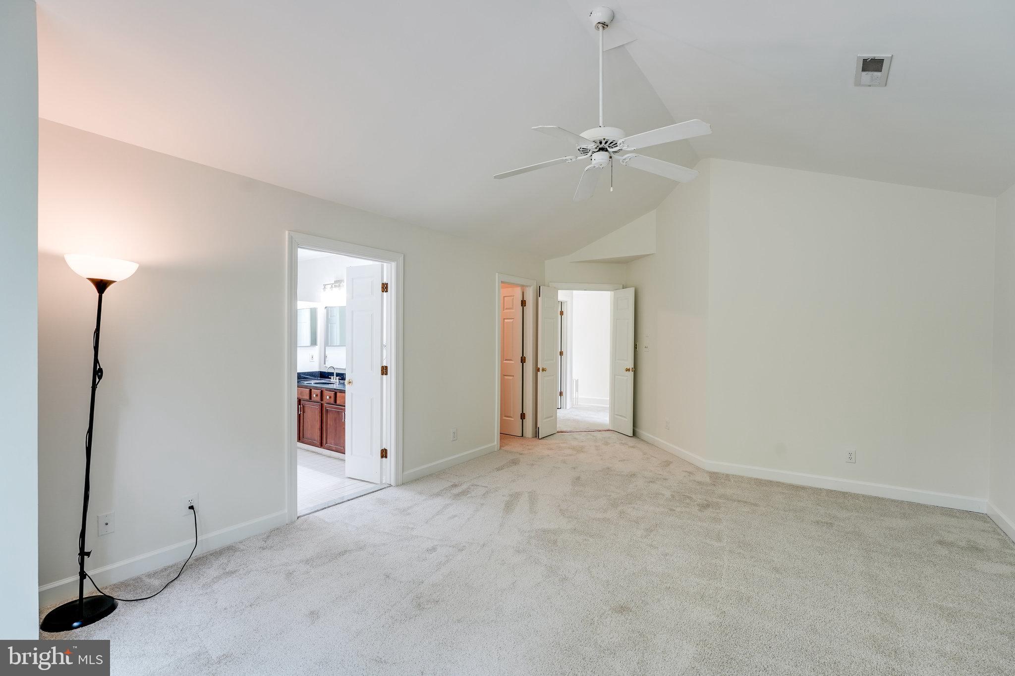 KINGS MANOR - Residential