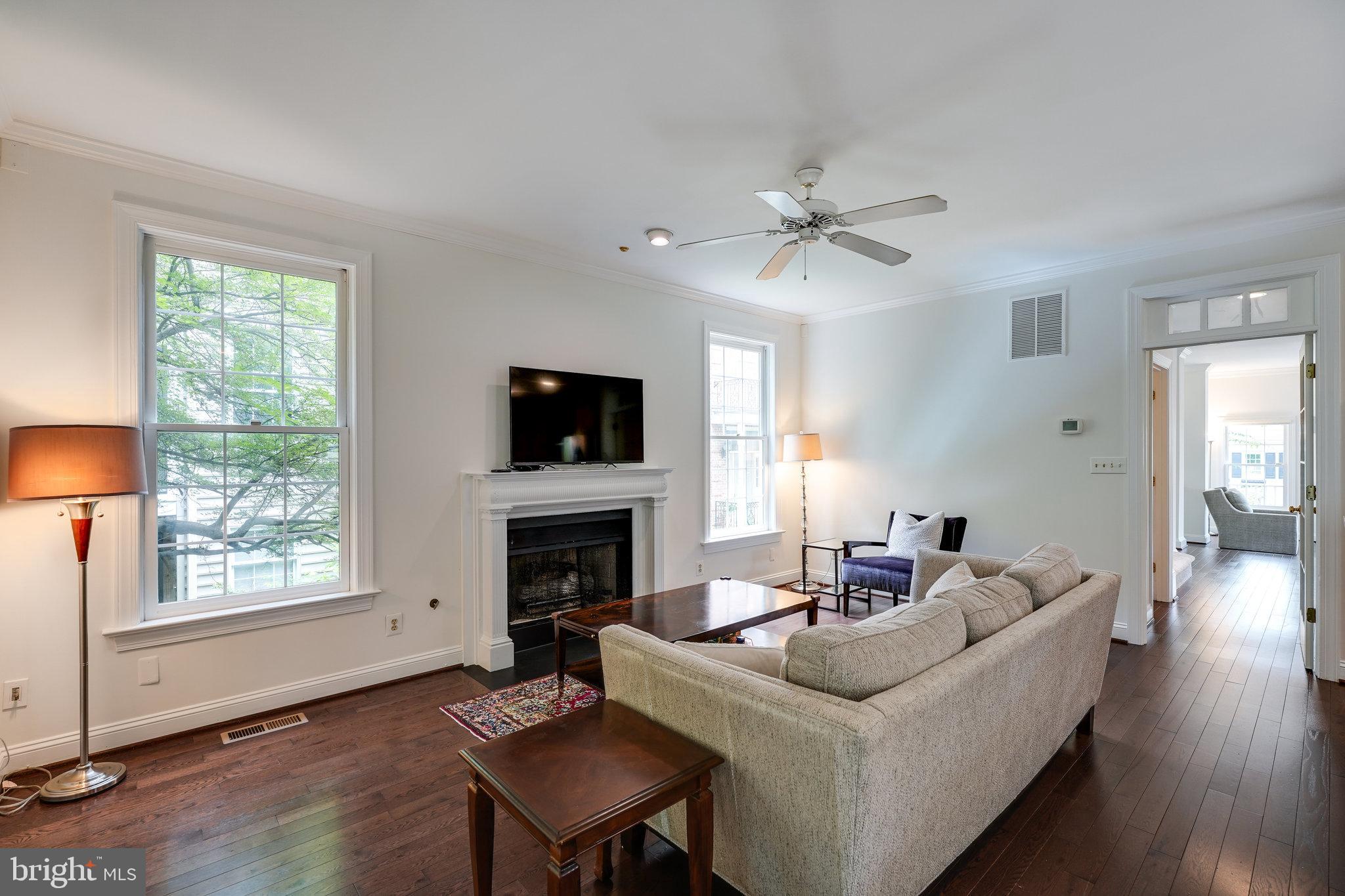 KINGS MANOR - Residential