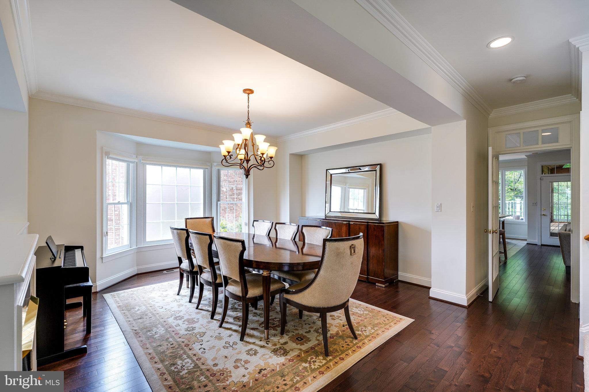 KINGS MANOR - Residential