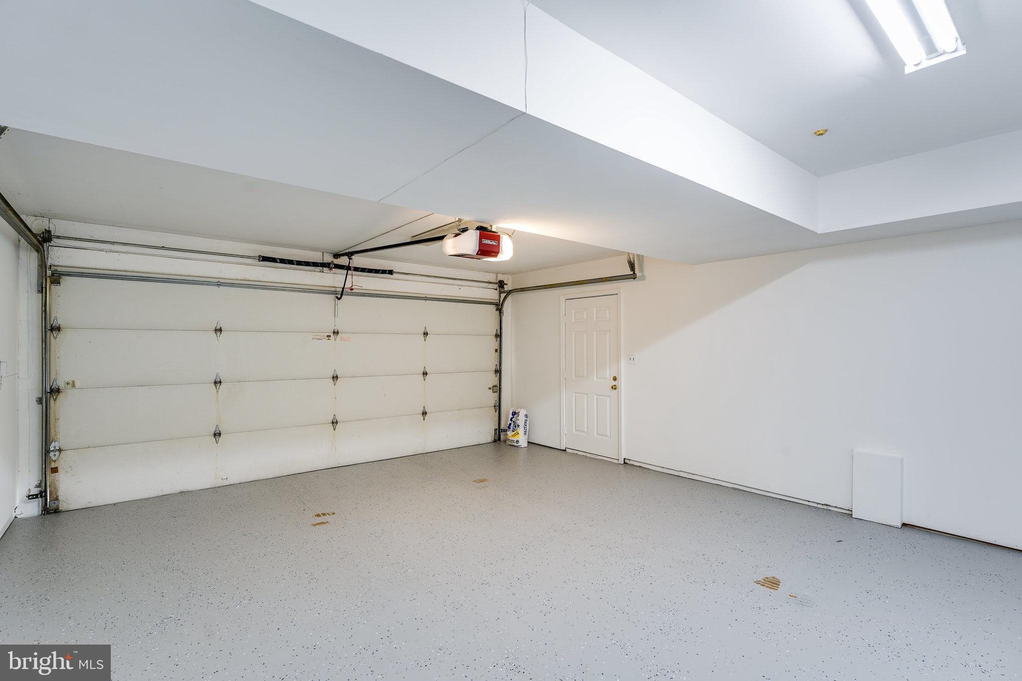 KINGS MANOR - Residential