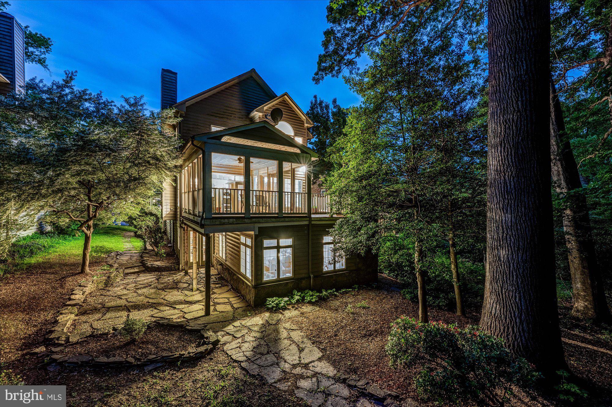 KINGS MANOR - Residential