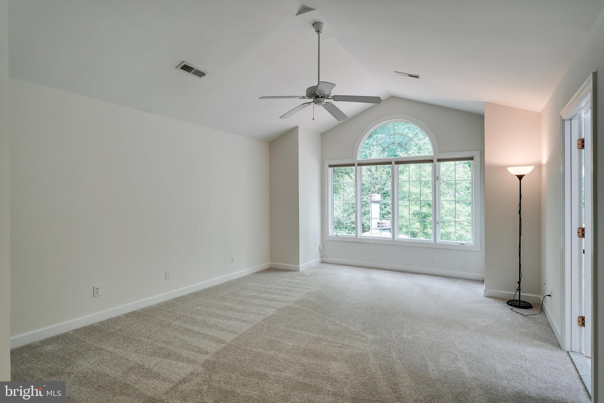 KINGS MANOR - Residential