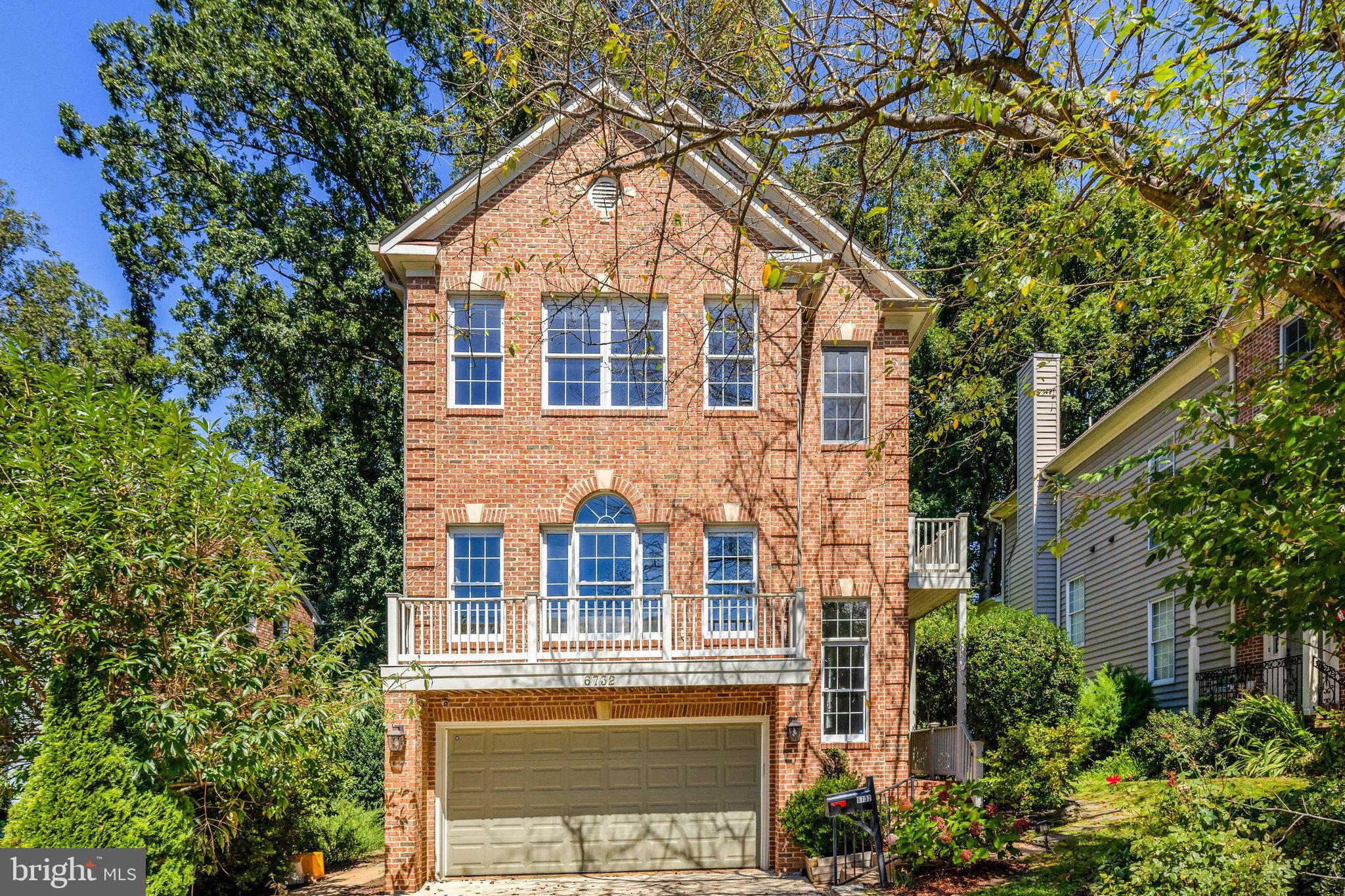 KINGS MANOR - Residential