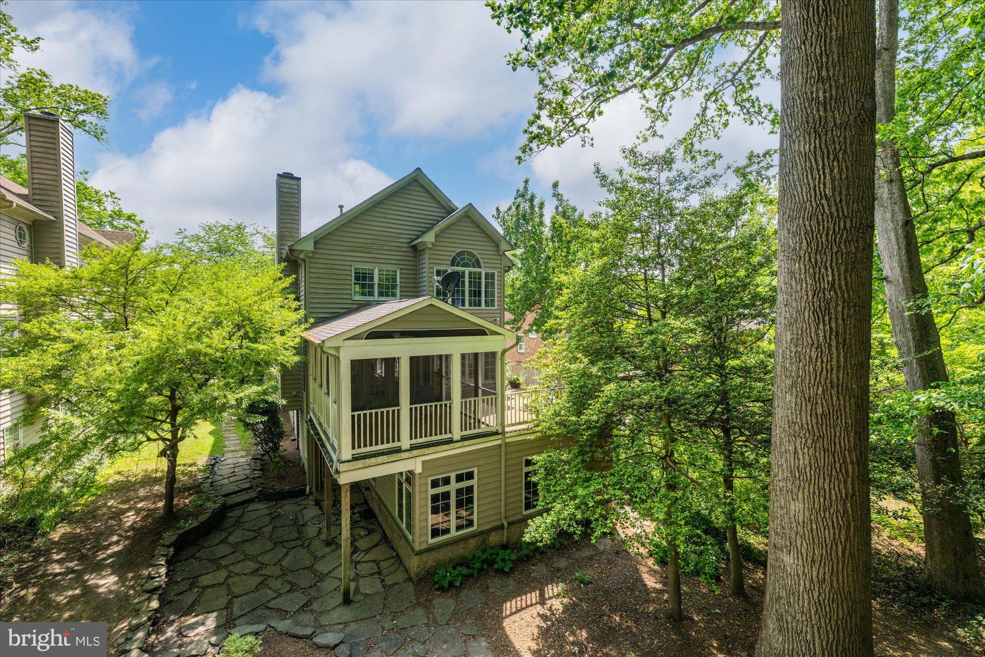 KINGS MANOR - Residential