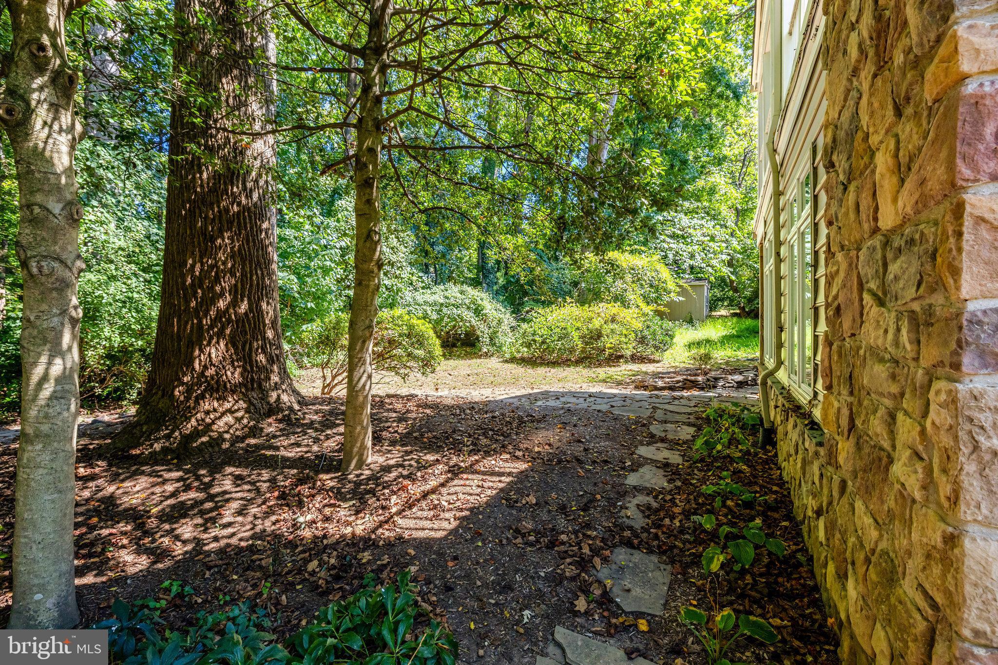 KINGS MANOR - Residential