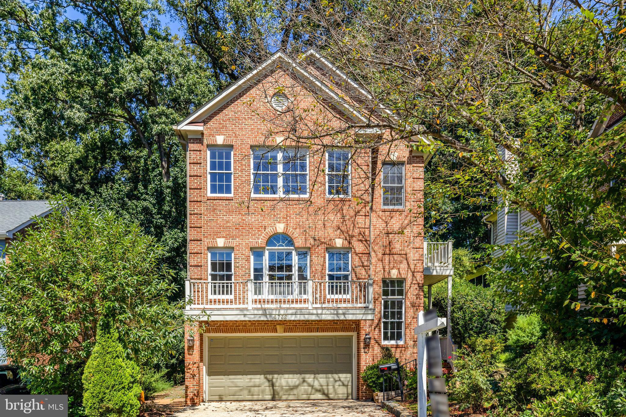 KINGS MANOR - Residential