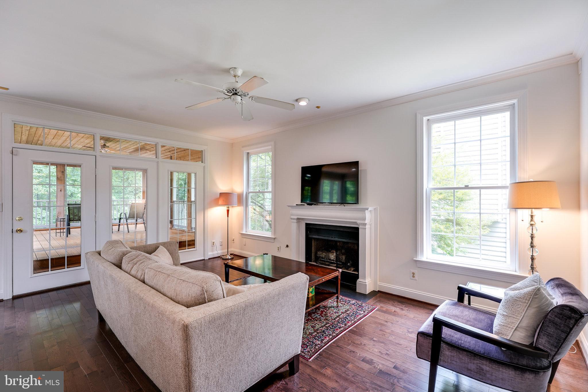 KINGS MANOR - Residential