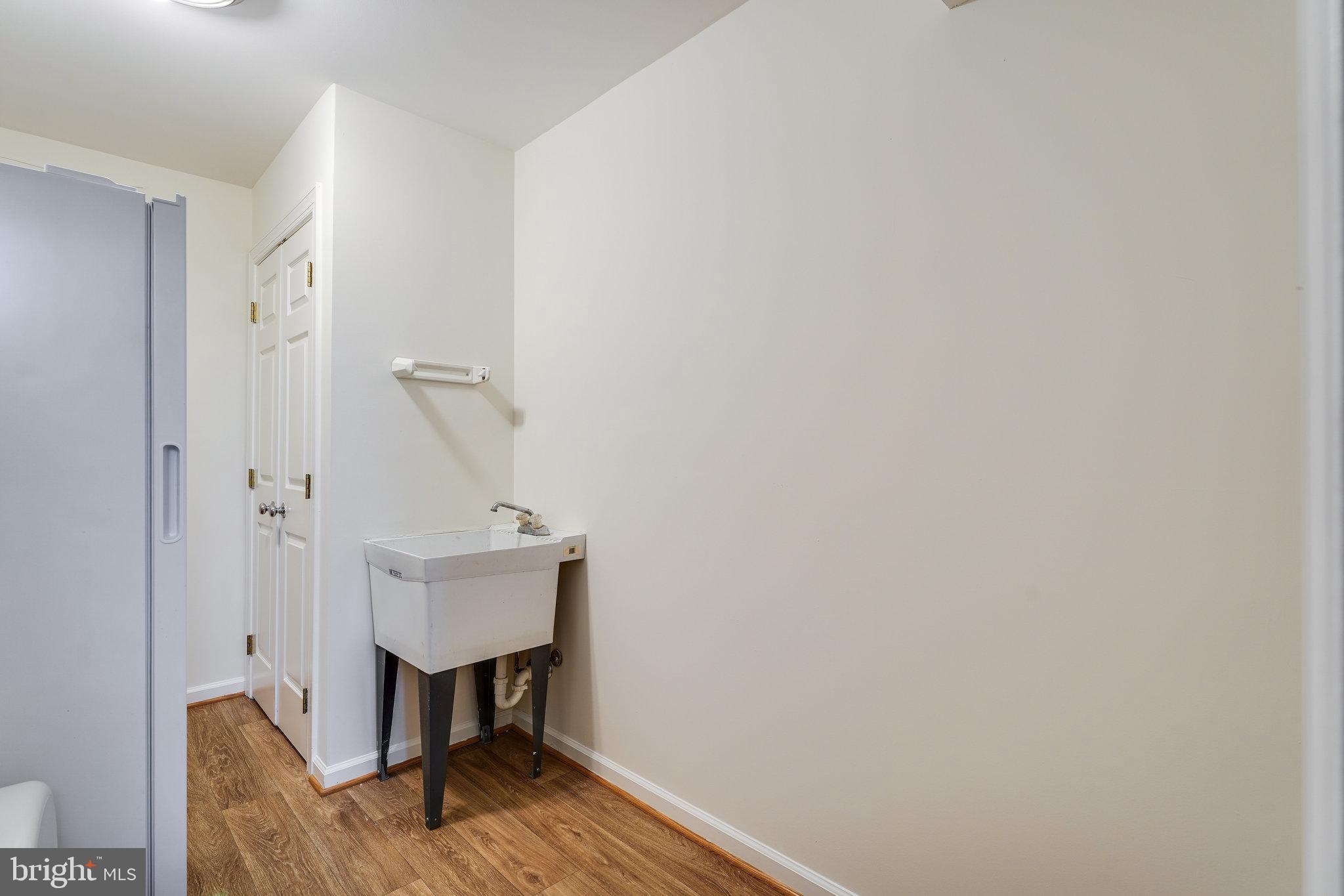 KINGS MANOR - Residential