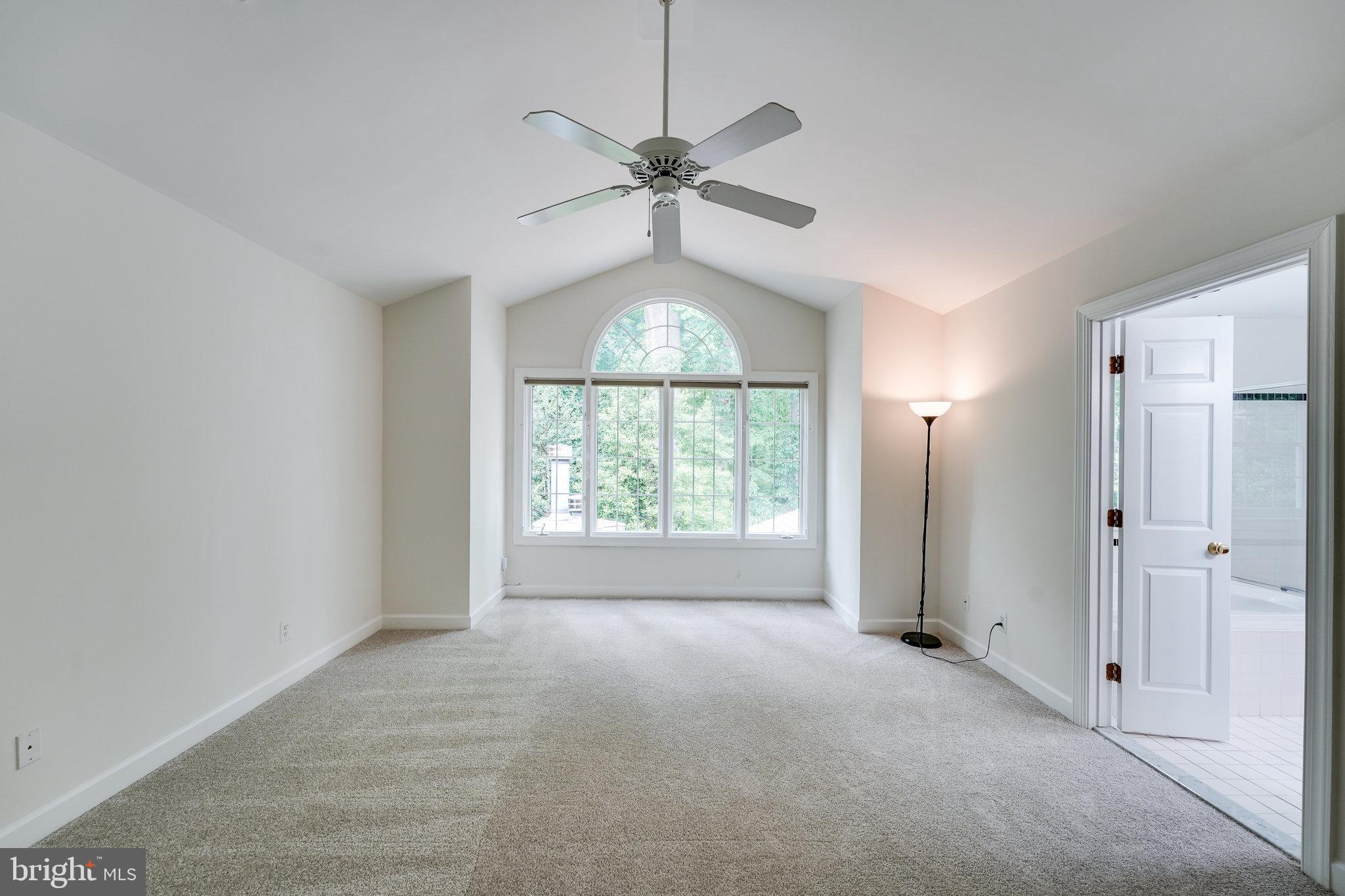 KINGS MANOR - Residential