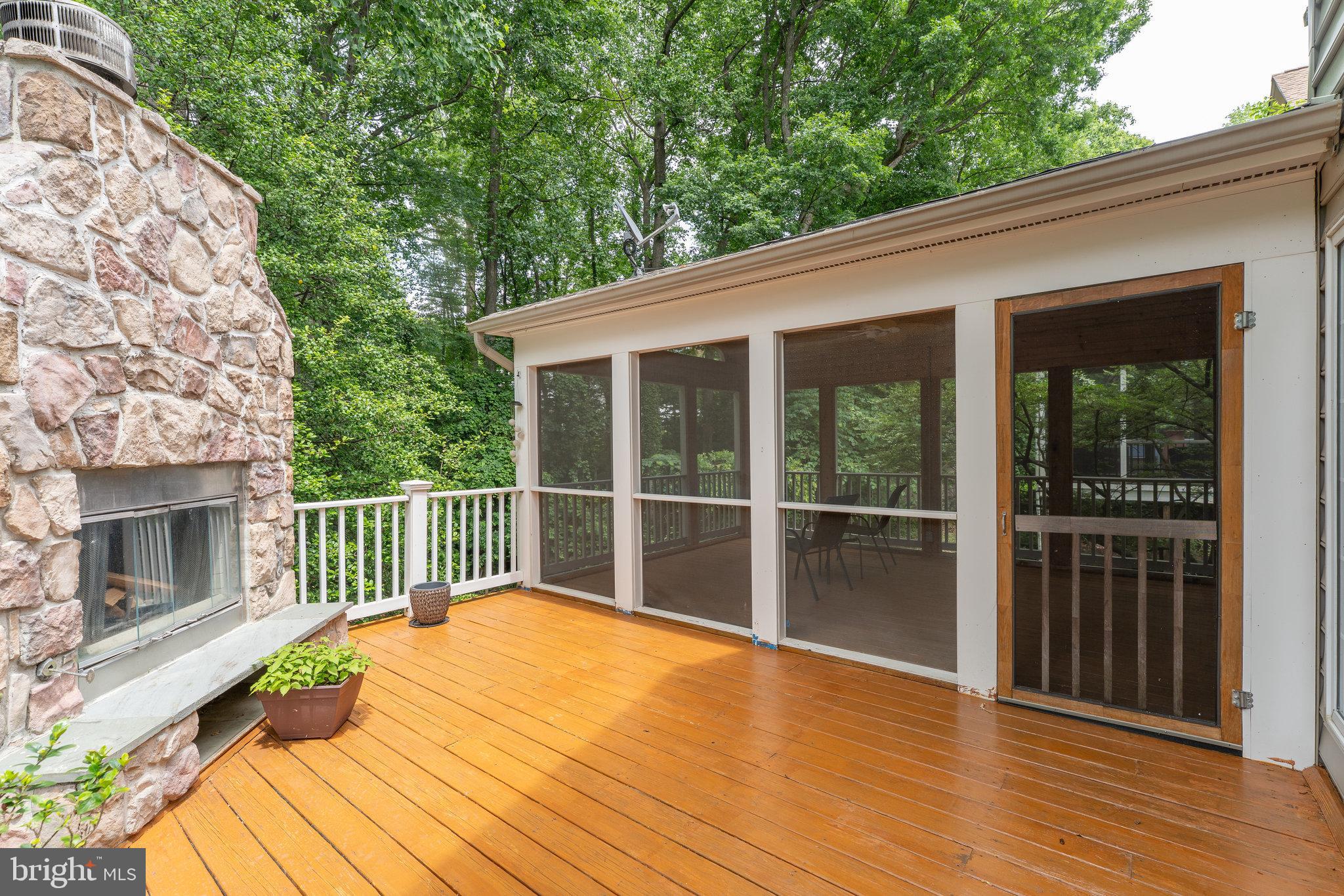 KINGS MANOR - Residential