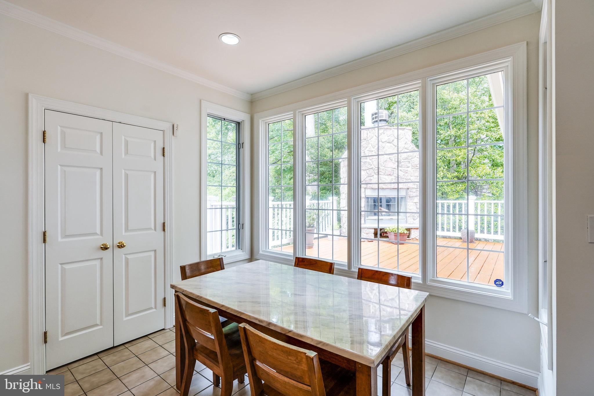 KINGS MANOR - Residential