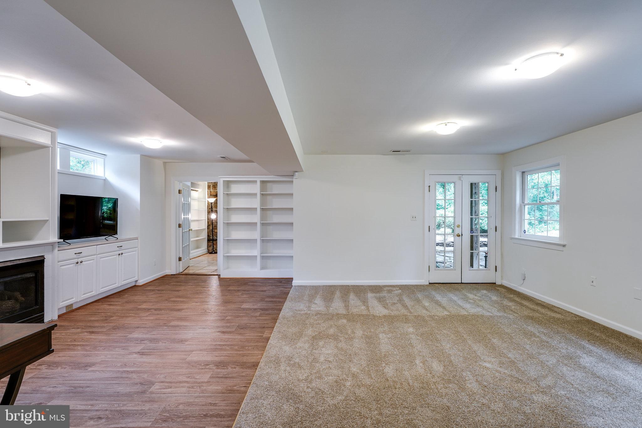 KINGS MANOR - Residential