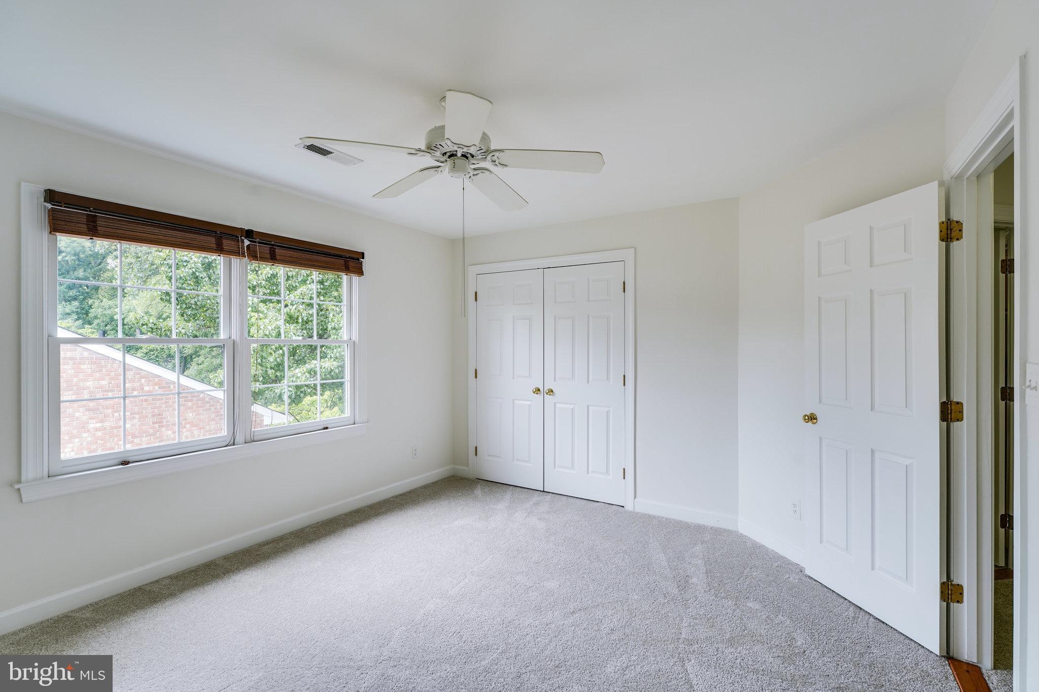 KINGS MANOR - Residential