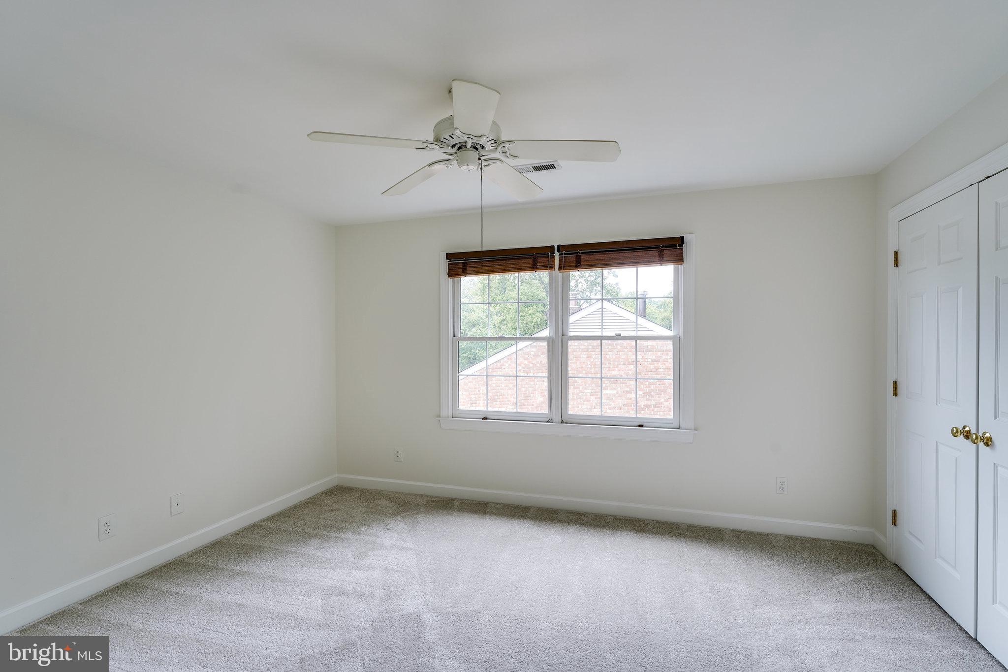 KINGS MANOR - Residential