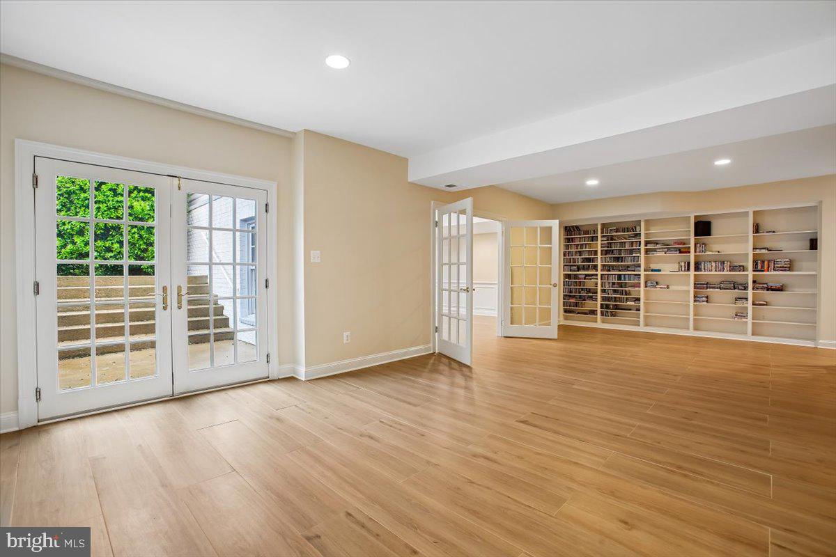 LANGLEY FOREST - Residential