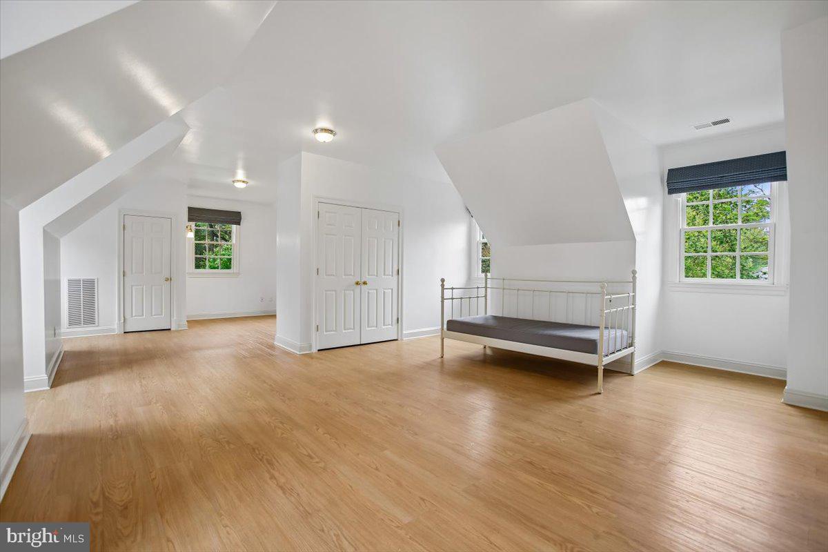 LANGLEY FOREST - Residential