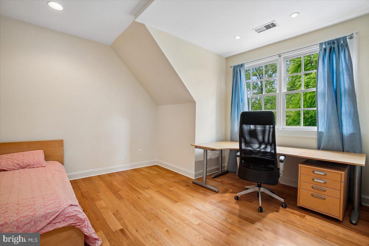 LANGLEY FOREST - Residential