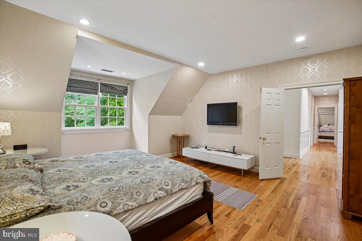 LANGLEY FOREST - Residential