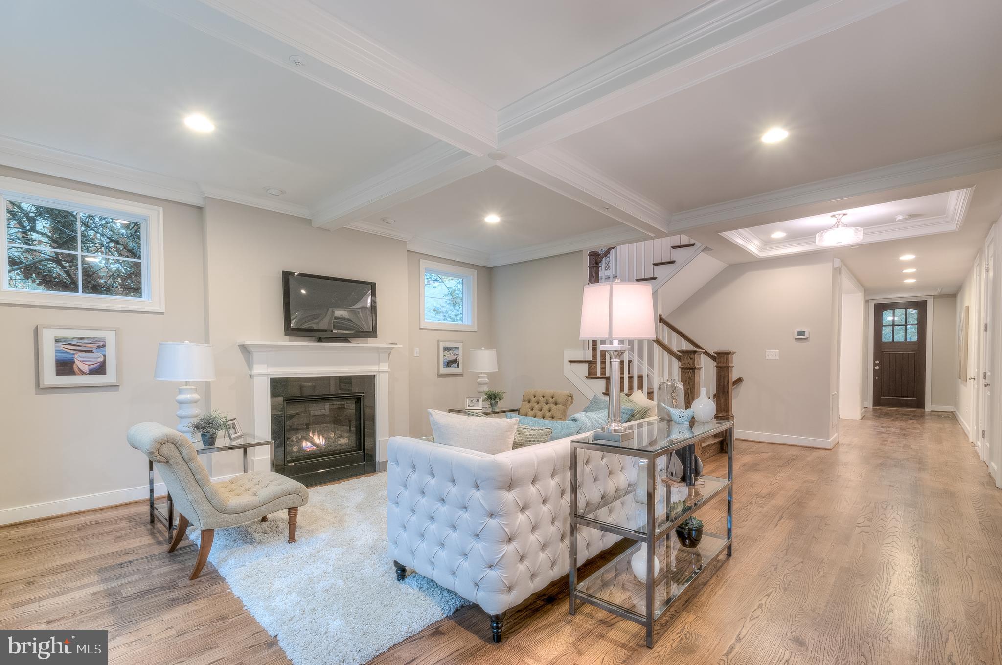 WILLIAMSBURG VILLAGE - Residential