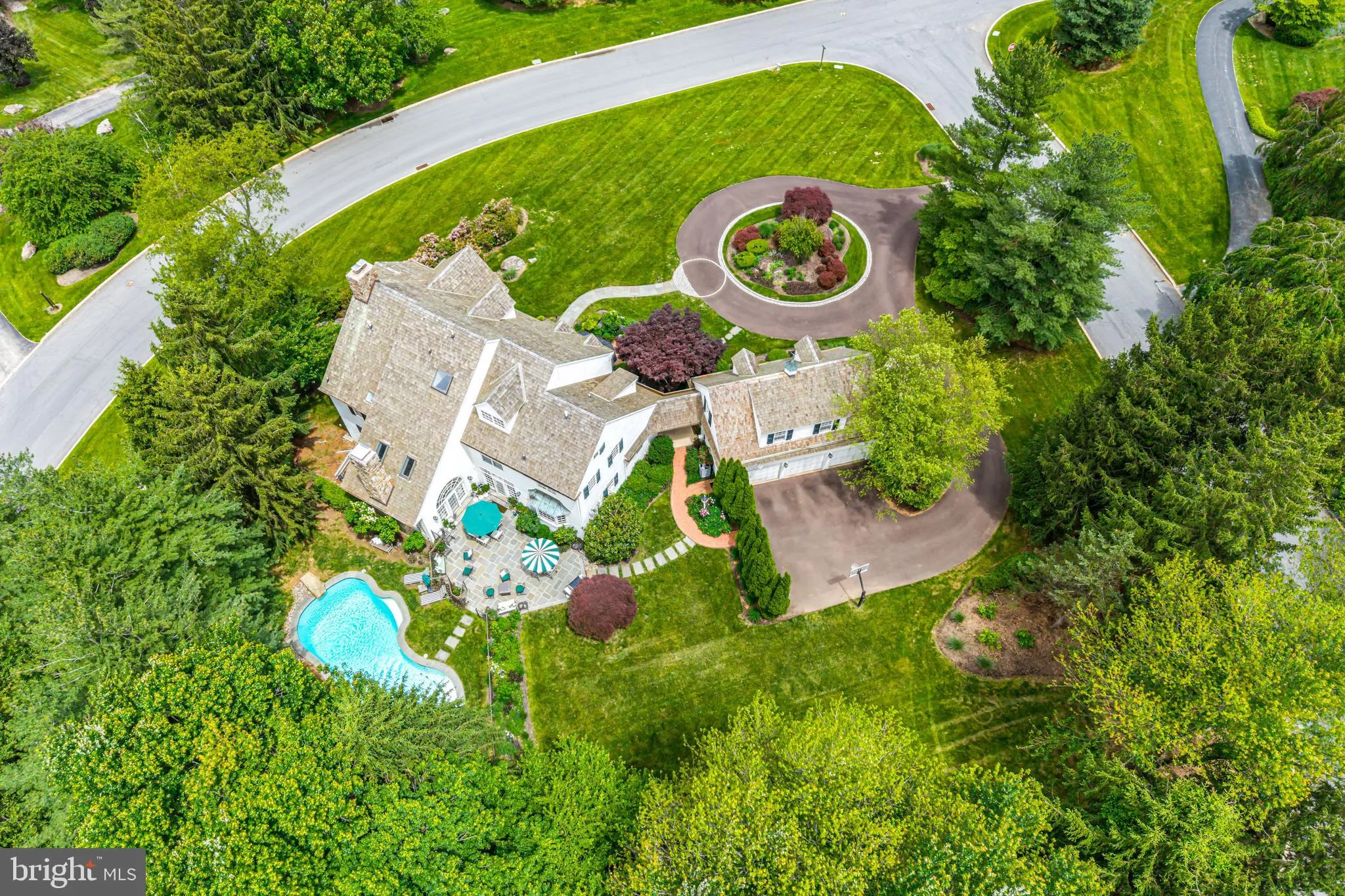 Berwyn, Pennsylvania 19312, United States, 6 Bedrooms Bedrooms, ,7 BathroomsBathrooms,Residential,Pending,140285