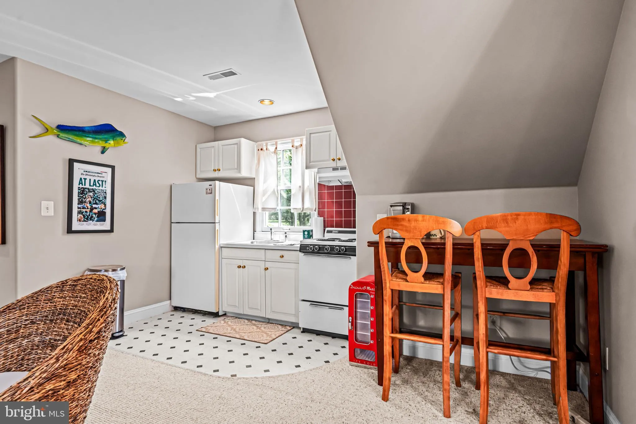 Berwyn, Pennsylvania 19312, United States, 6 Bedrooms Bedrooms, ,7 BathroomsBathrooms,Residential,Pending,140285