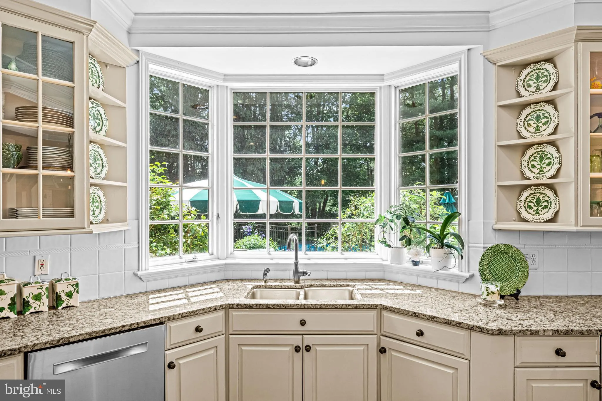 Berwyn, Pennsylvania 19312, United States, 6 Bedrooms Bedrooms, ,7 BathroomsBathrooms,Residential,Pending,140285