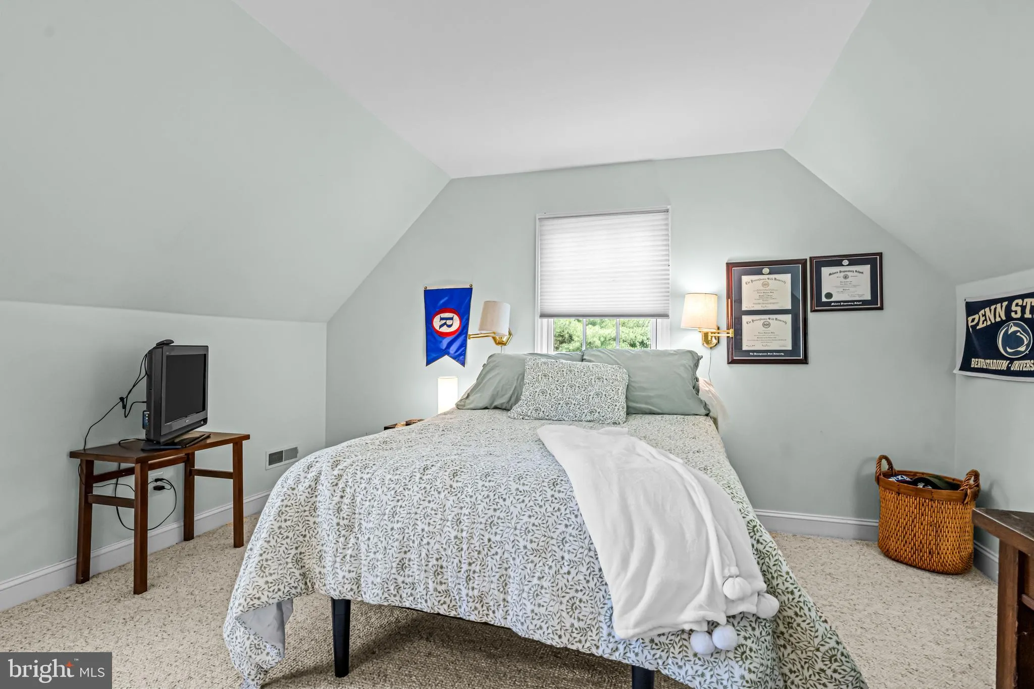 Berwyn, Pennsylvania 19312, United States, 6 Bedrooms Bedrooms, ,7 BathroomsBathrooms,Residential,Pending,140285