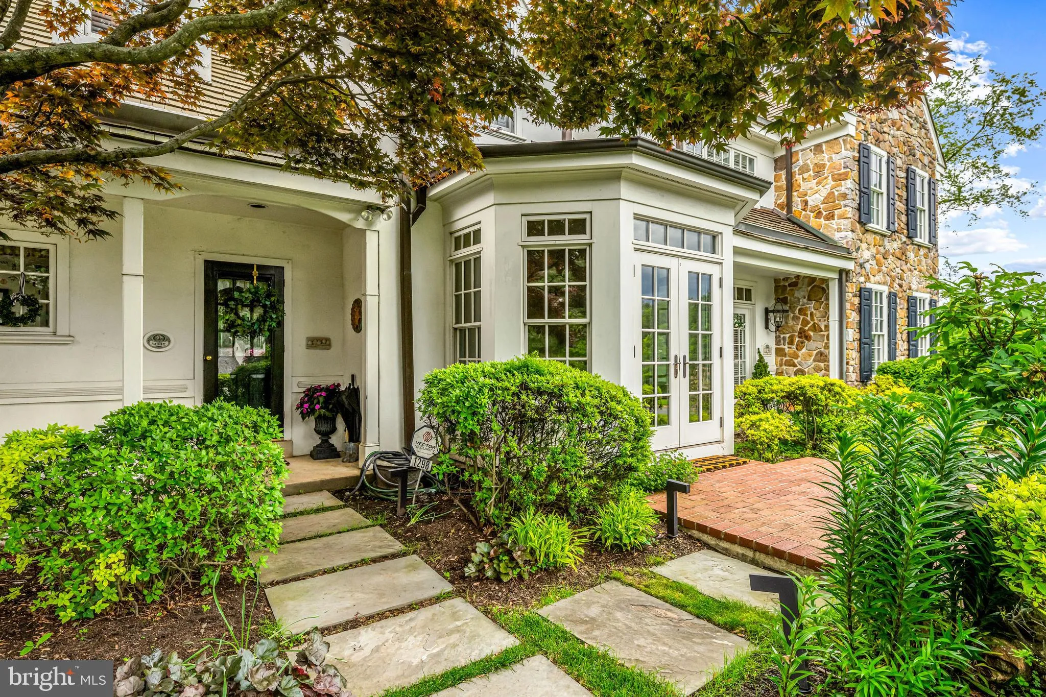 Berwyn, Pennsylvania 19312, United States, 6 Bedrooms Bedrooms, ,7 BathroomsBathrooms,Residential,Pending,140285