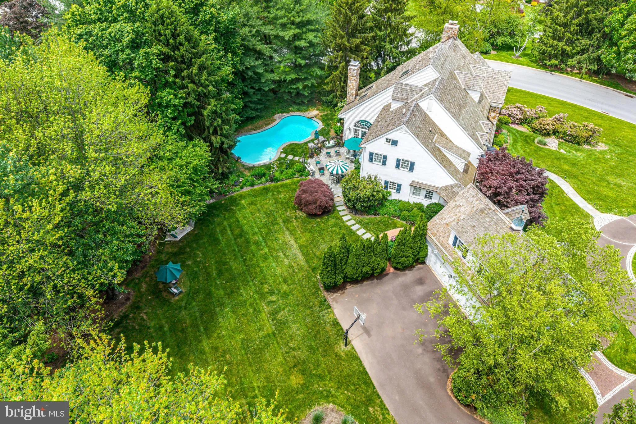 Berwyn, Pennsylvania 19312, United States, 6 Bedrooms Bedrooms, ,7 BathroomsBathrooms,Residential,Pending,140285