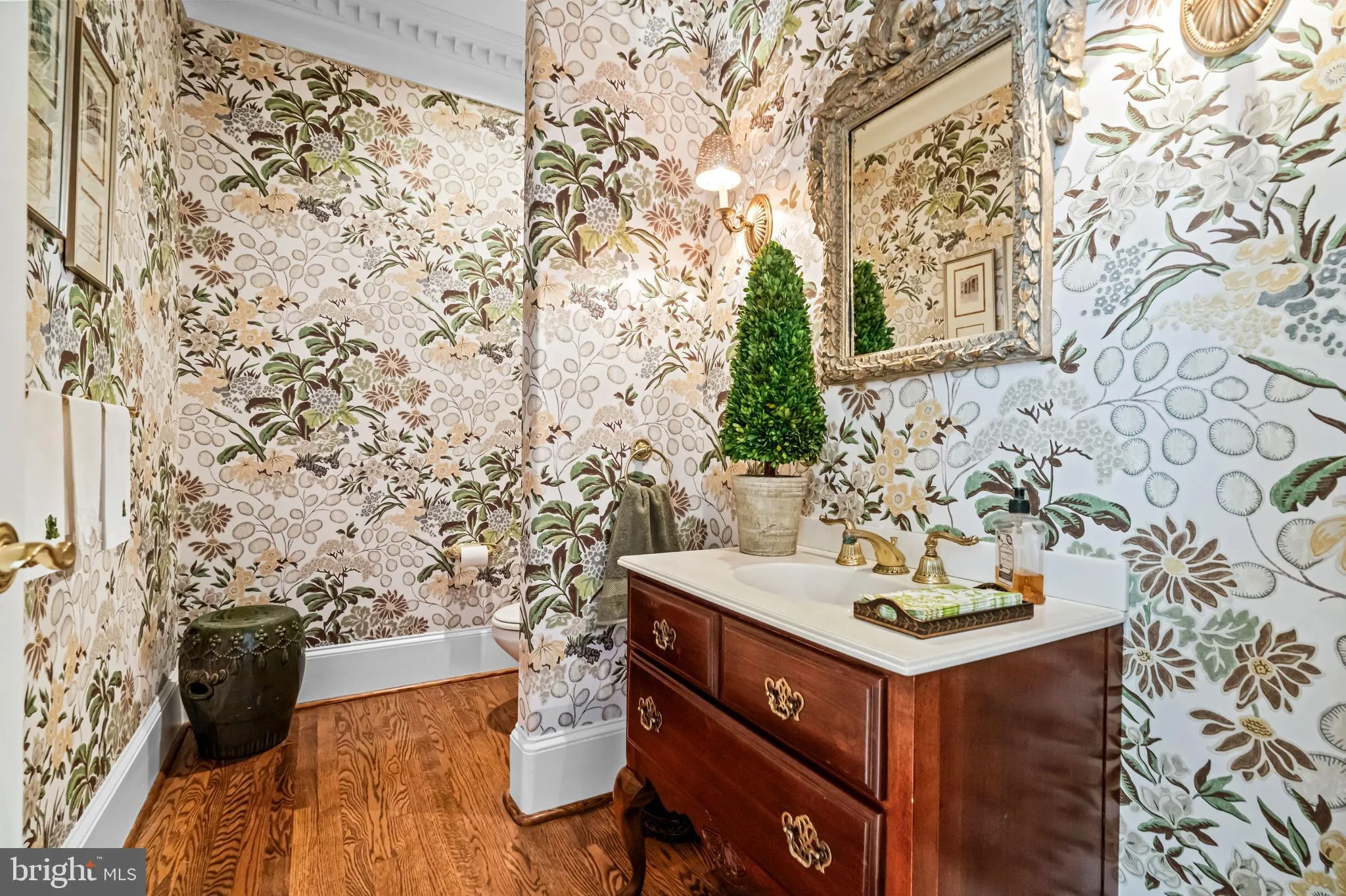 Berwyn, Pennsylvania 19312, United States, 6 Bedrooms Bedrooms, ,7 BathroomsBathrooms,Residential,Pending,140285