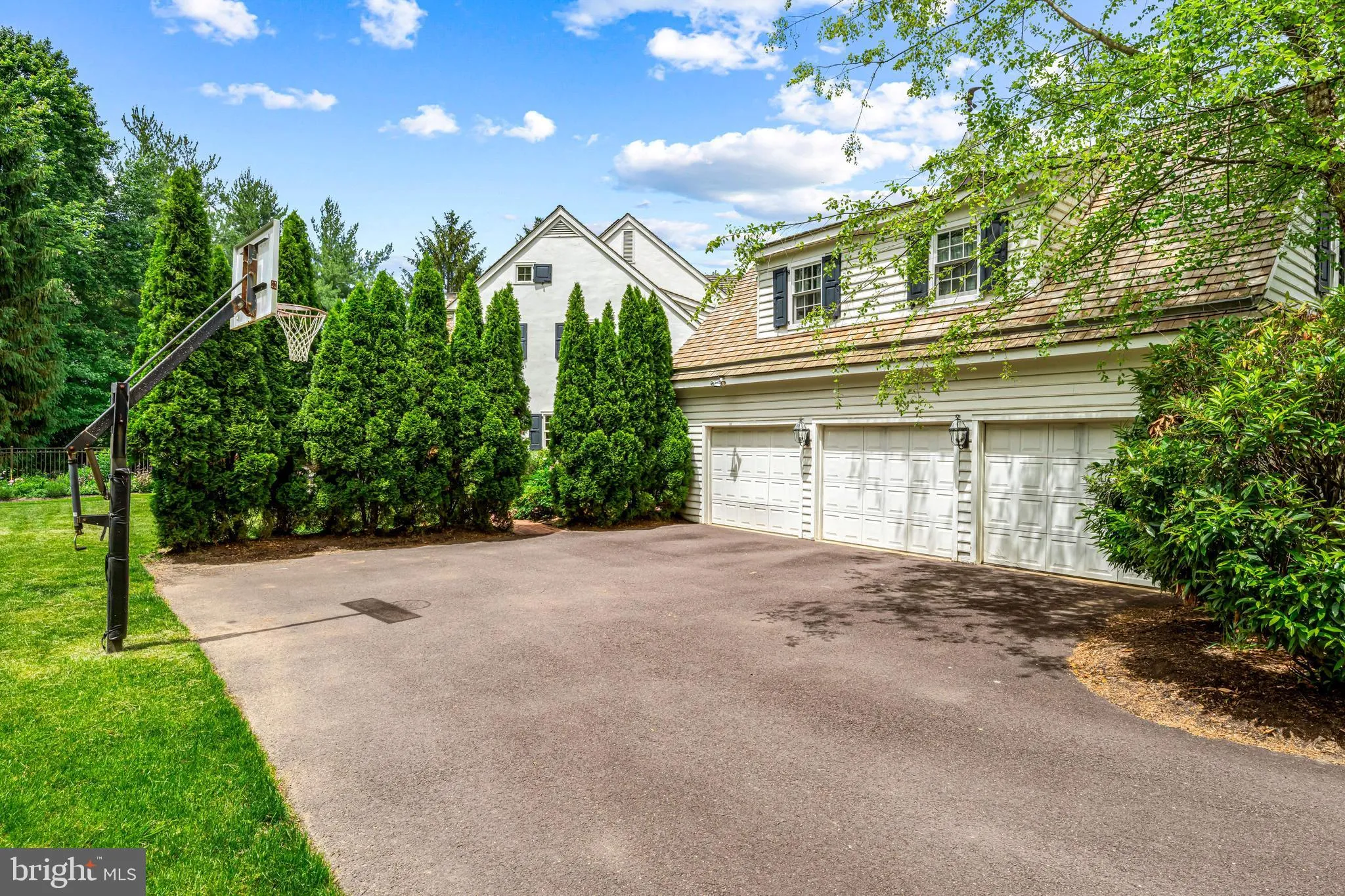 Berwyn, Pennsylvania 19312, United States, 6 Bedrooms Bedrooms, ,7 BathroomsBathrooms,Residential,Pending,140285