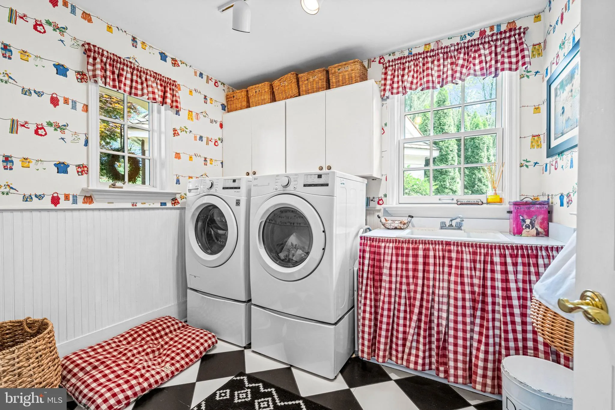 Berwyn, Pennsylvania 19312, United States, 6 Bedrooms Bedrooms, ,7 BathroomsBathrooms,Residential,Pending,140285