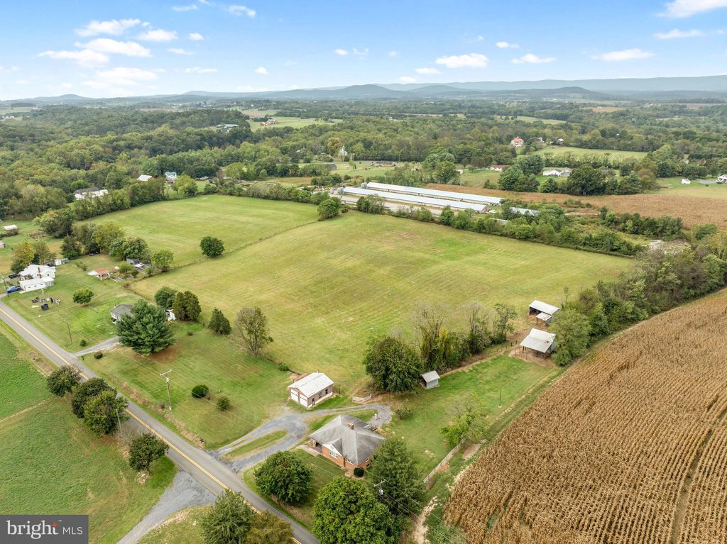 Photo of 1982 Barbershop Road, EDINBURG, VA 22824 (MLS # VASH2012676)