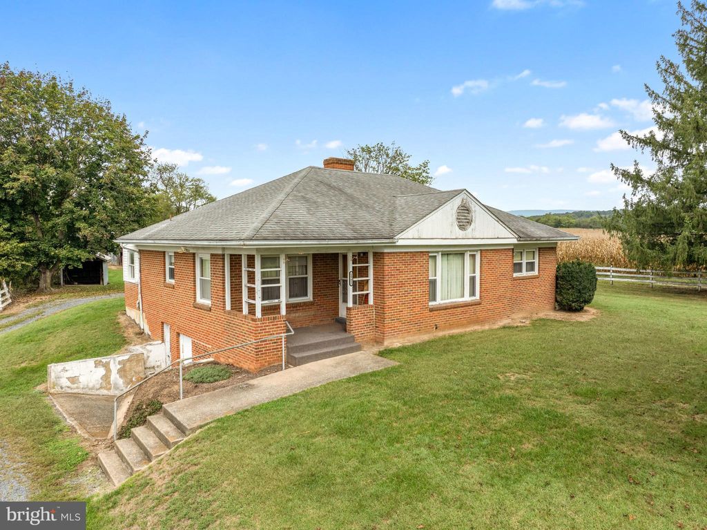 Photo of 1982 Barbershop Road, EDINBURG, VA 22824 (MLS # VASH2012676)